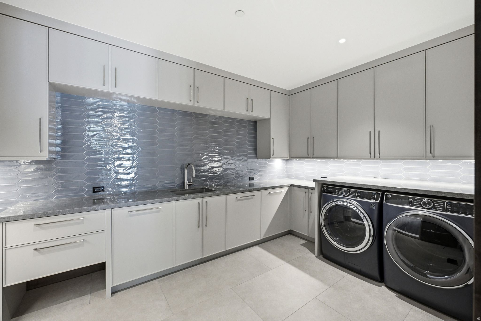 main property photo 90