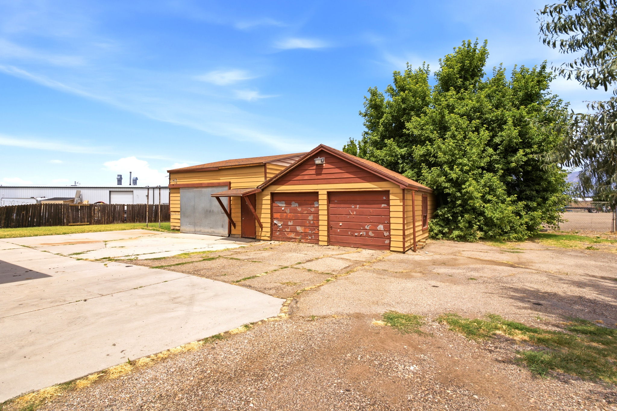 main property photo 25