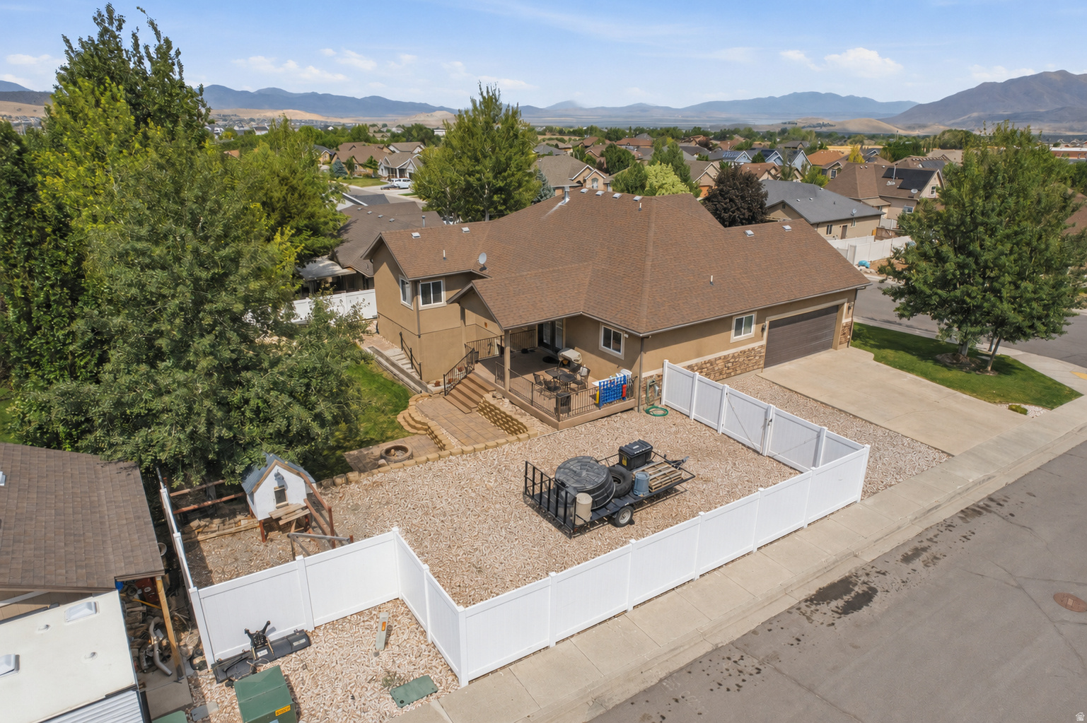 main property photo 59