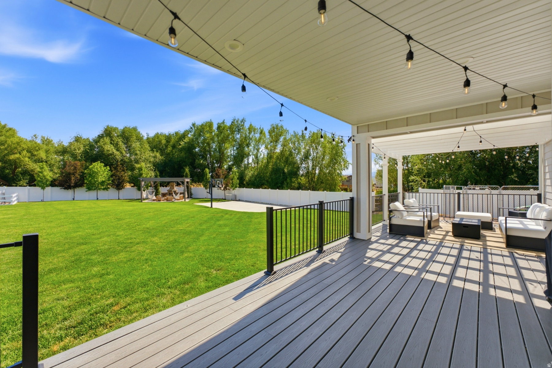 main property photo 45
