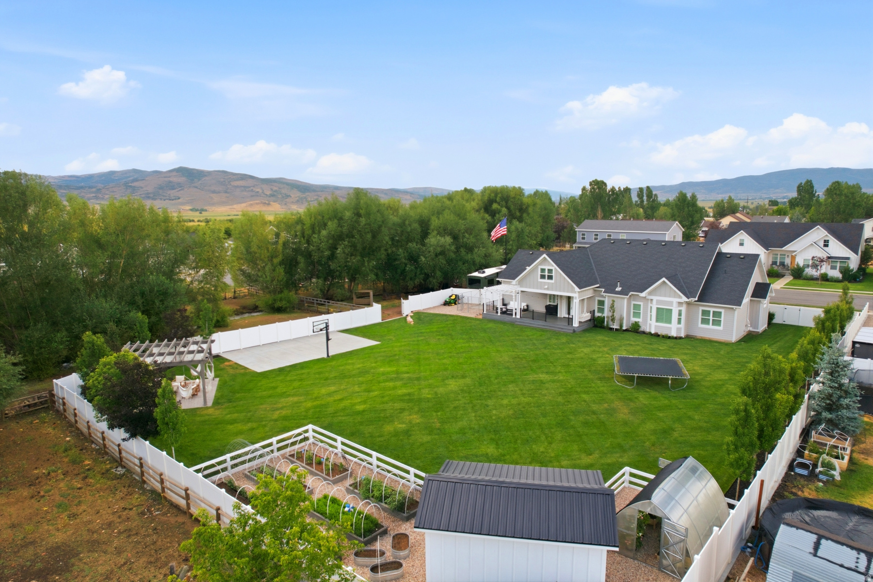 main property photo 7