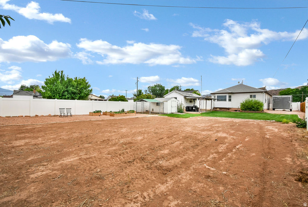 main property photo 40