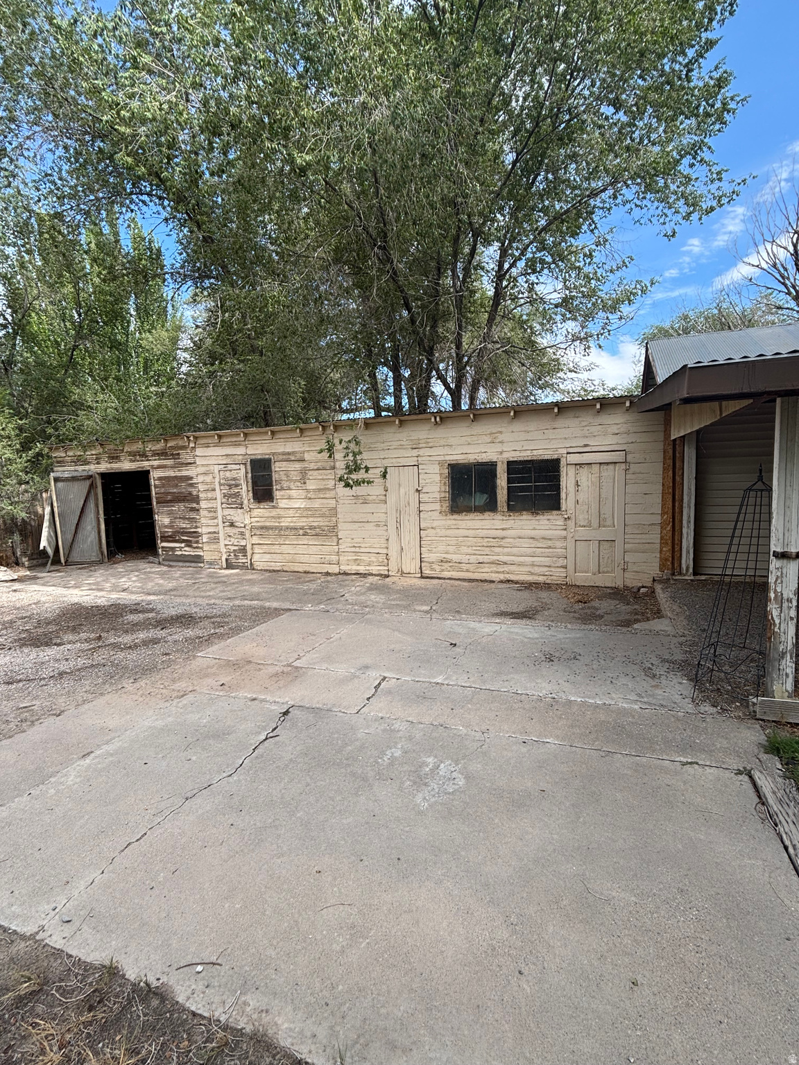 main property photo 12