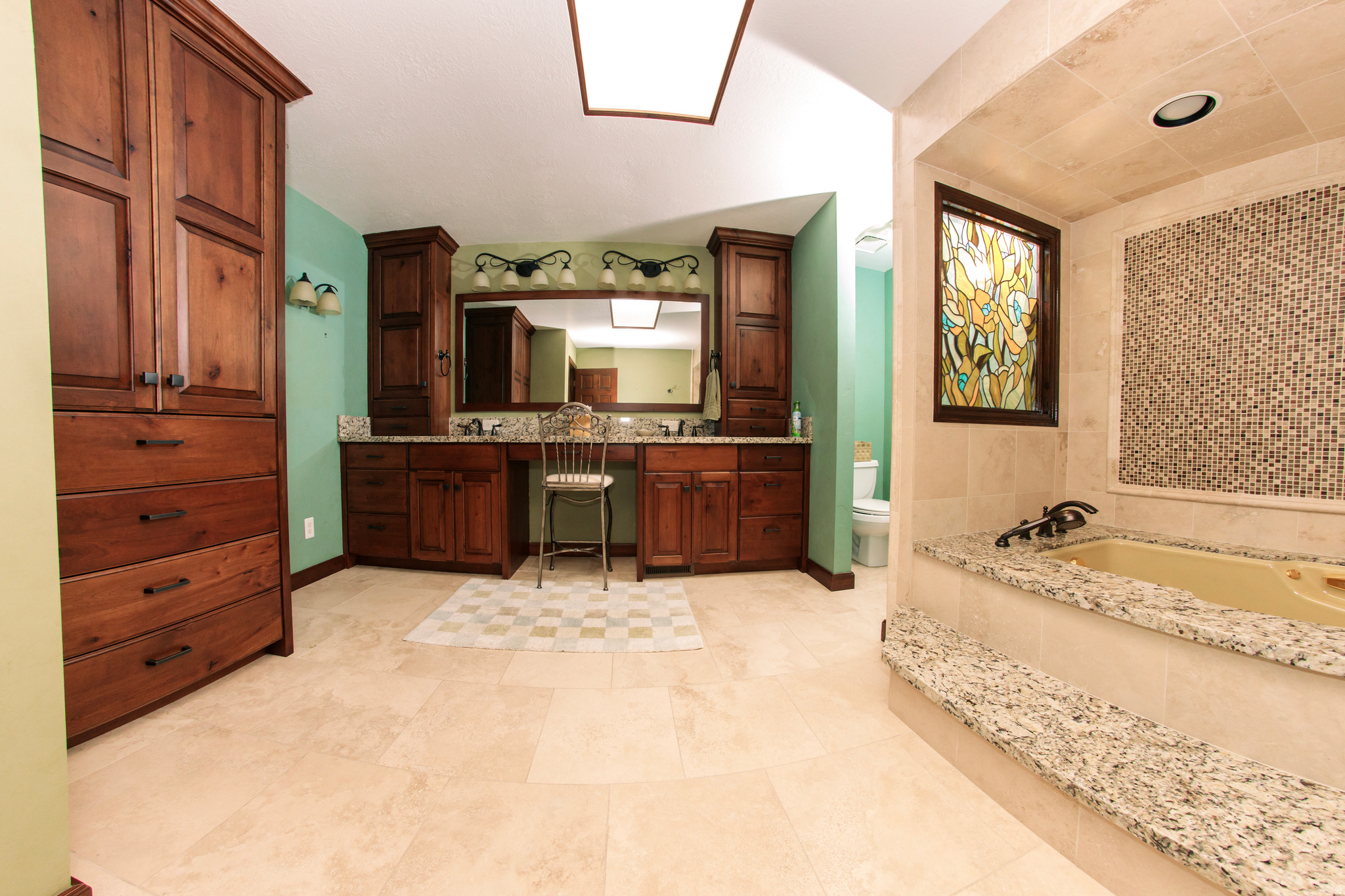 main property photo 28