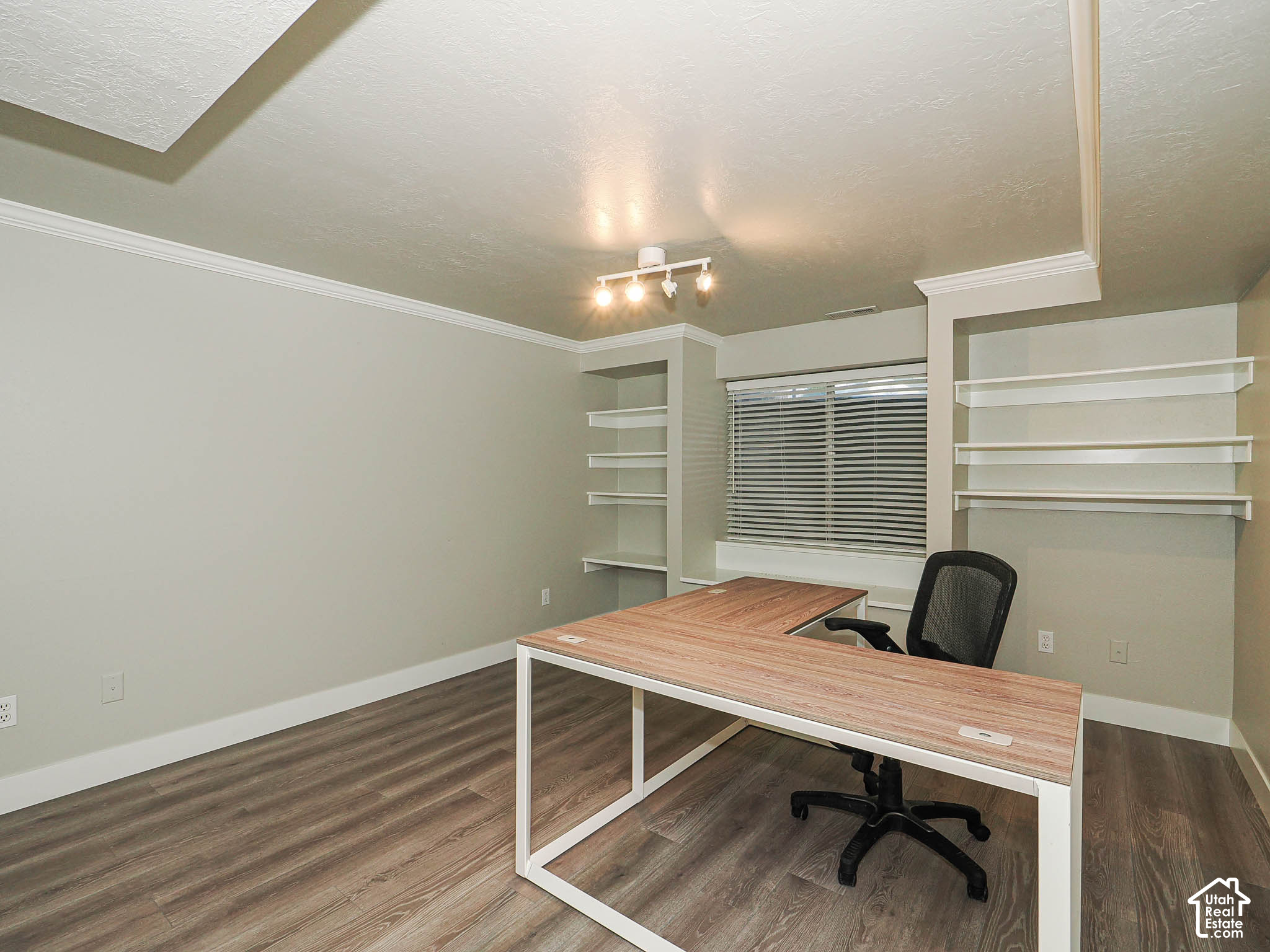 main property photo 59