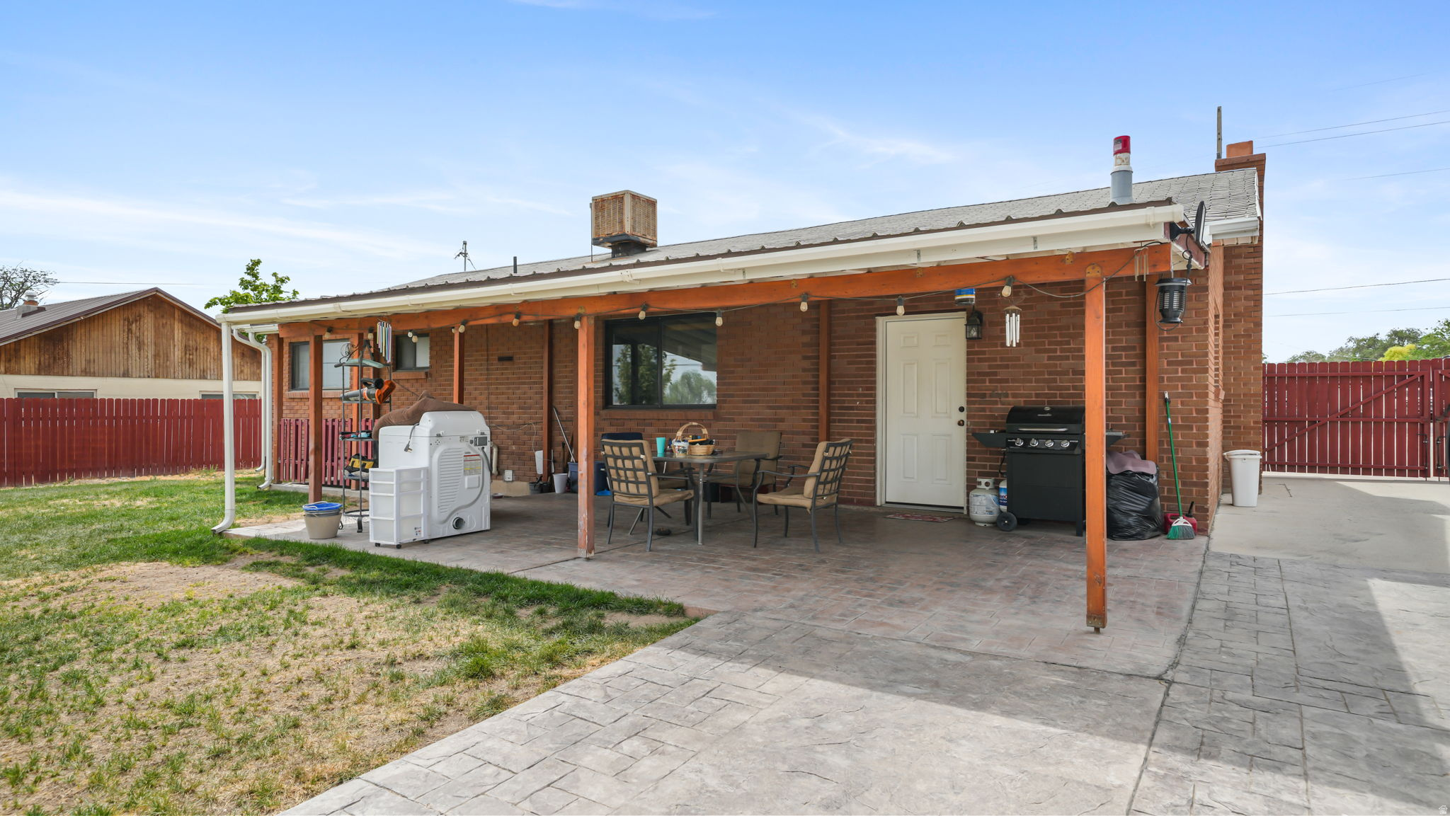 main property photo 17