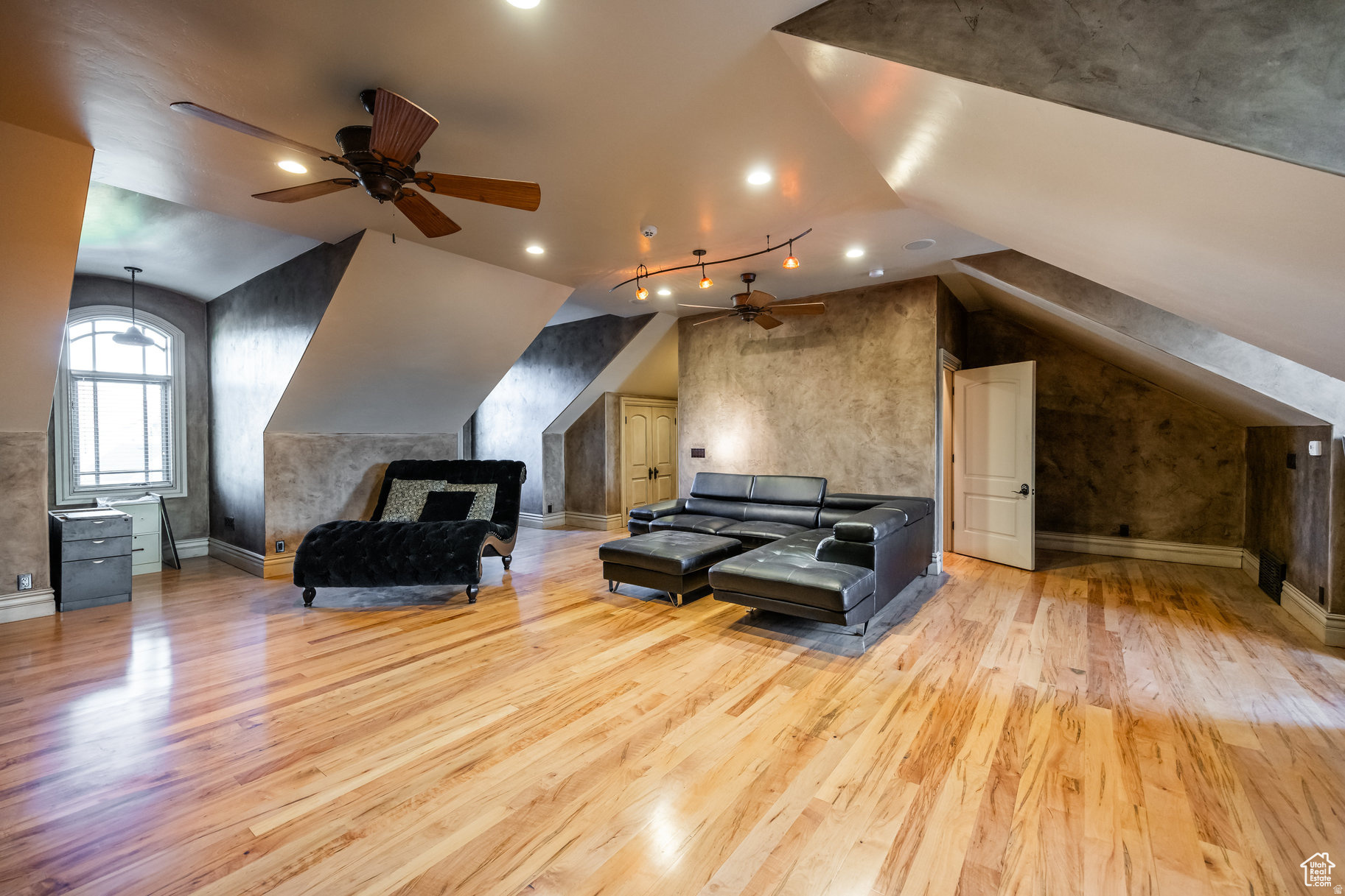 main property photo 104