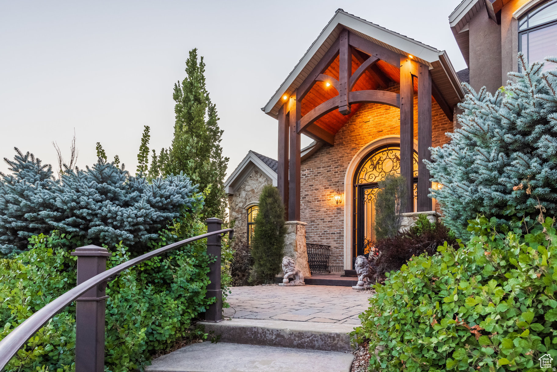 main property photo 7