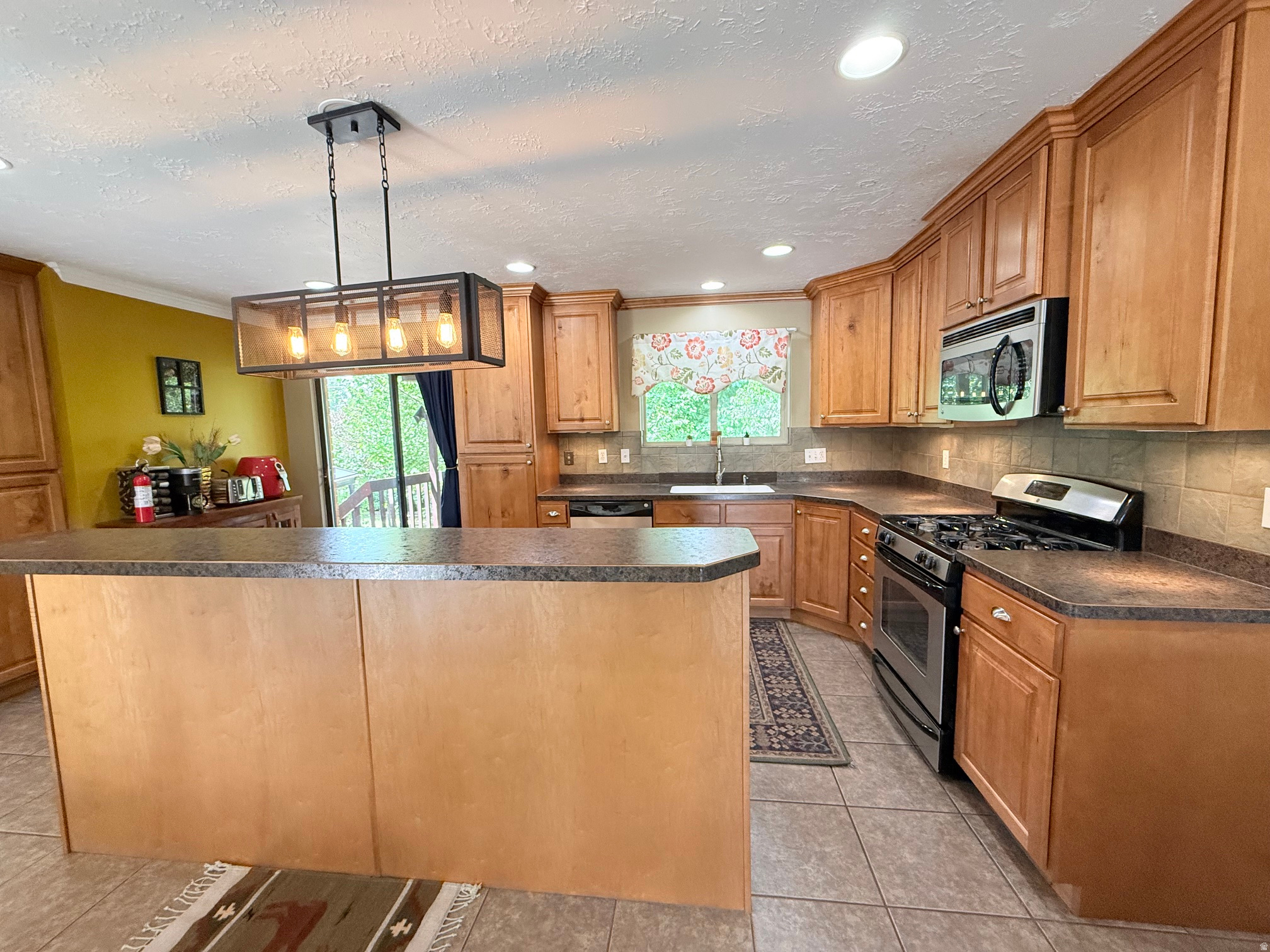 main property photo 11
