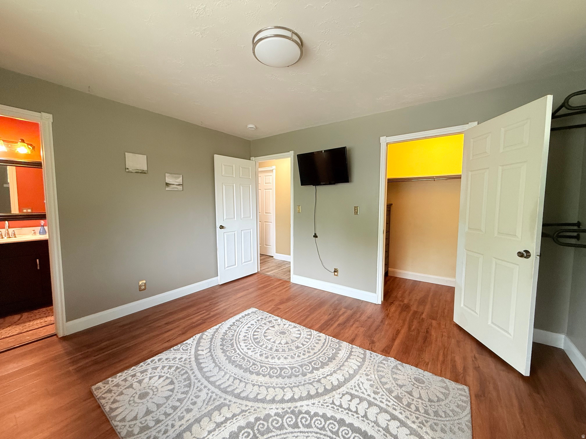 main property photo 19