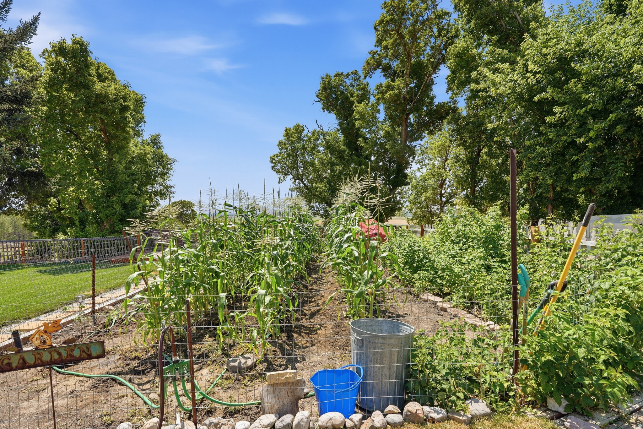 main property photo 30