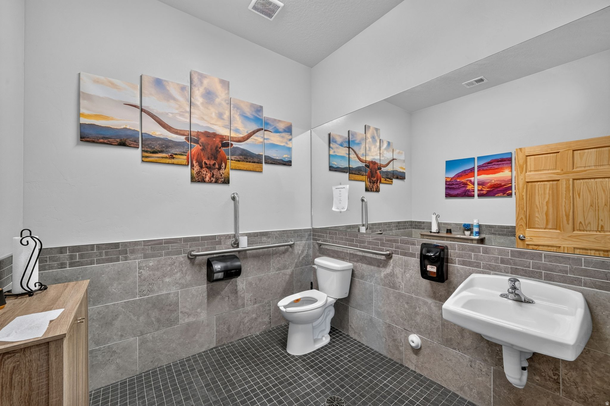 main property photo 13