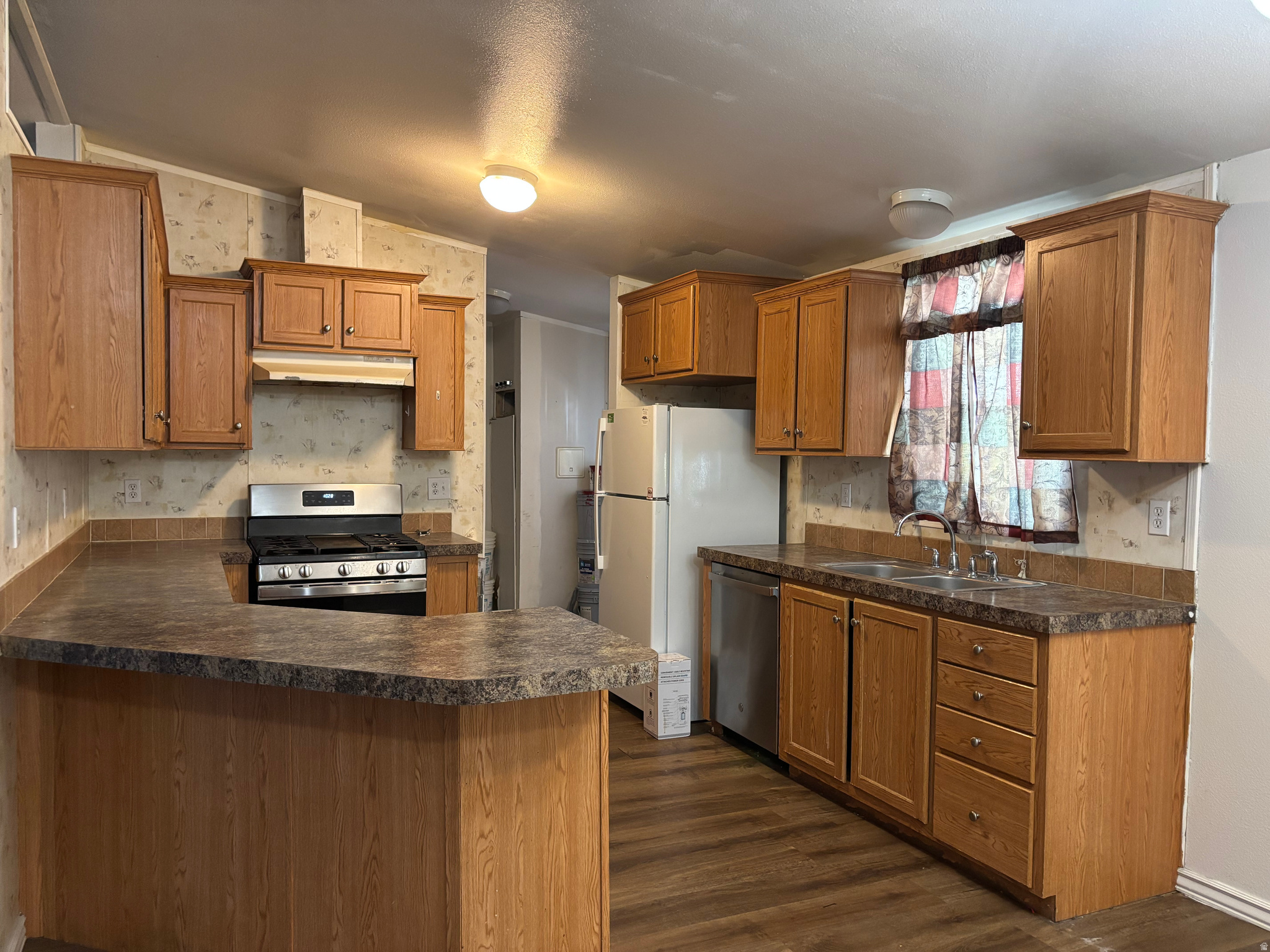 main property photo 9