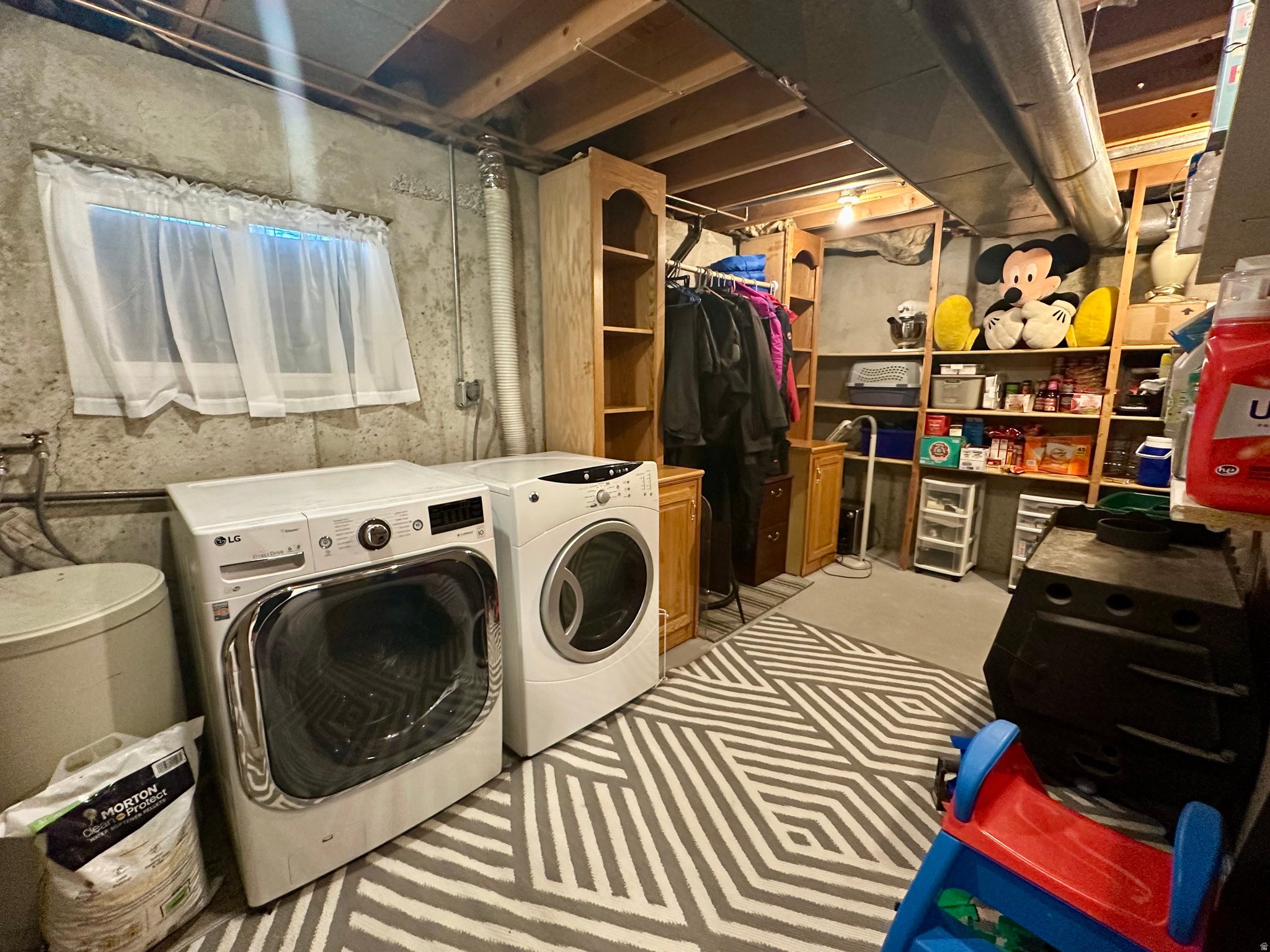 main property photo 13