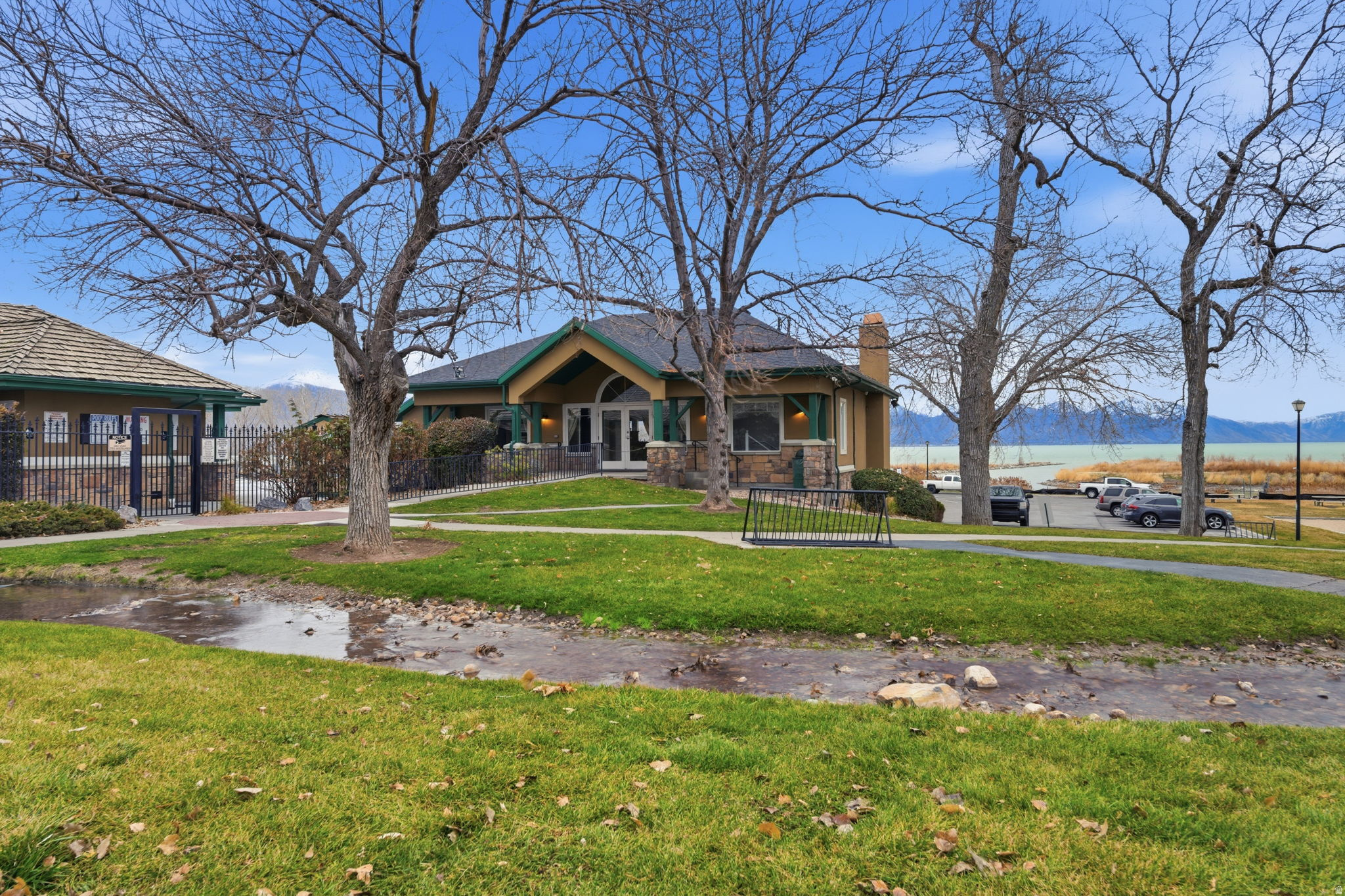 main property photo 34