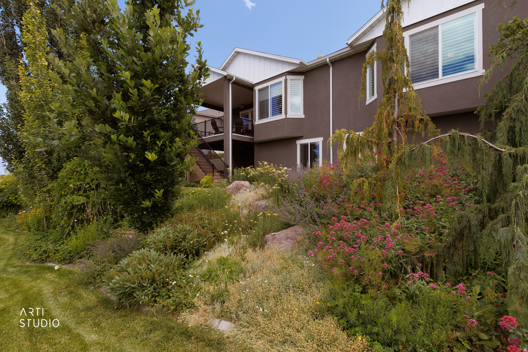 main property photo 27