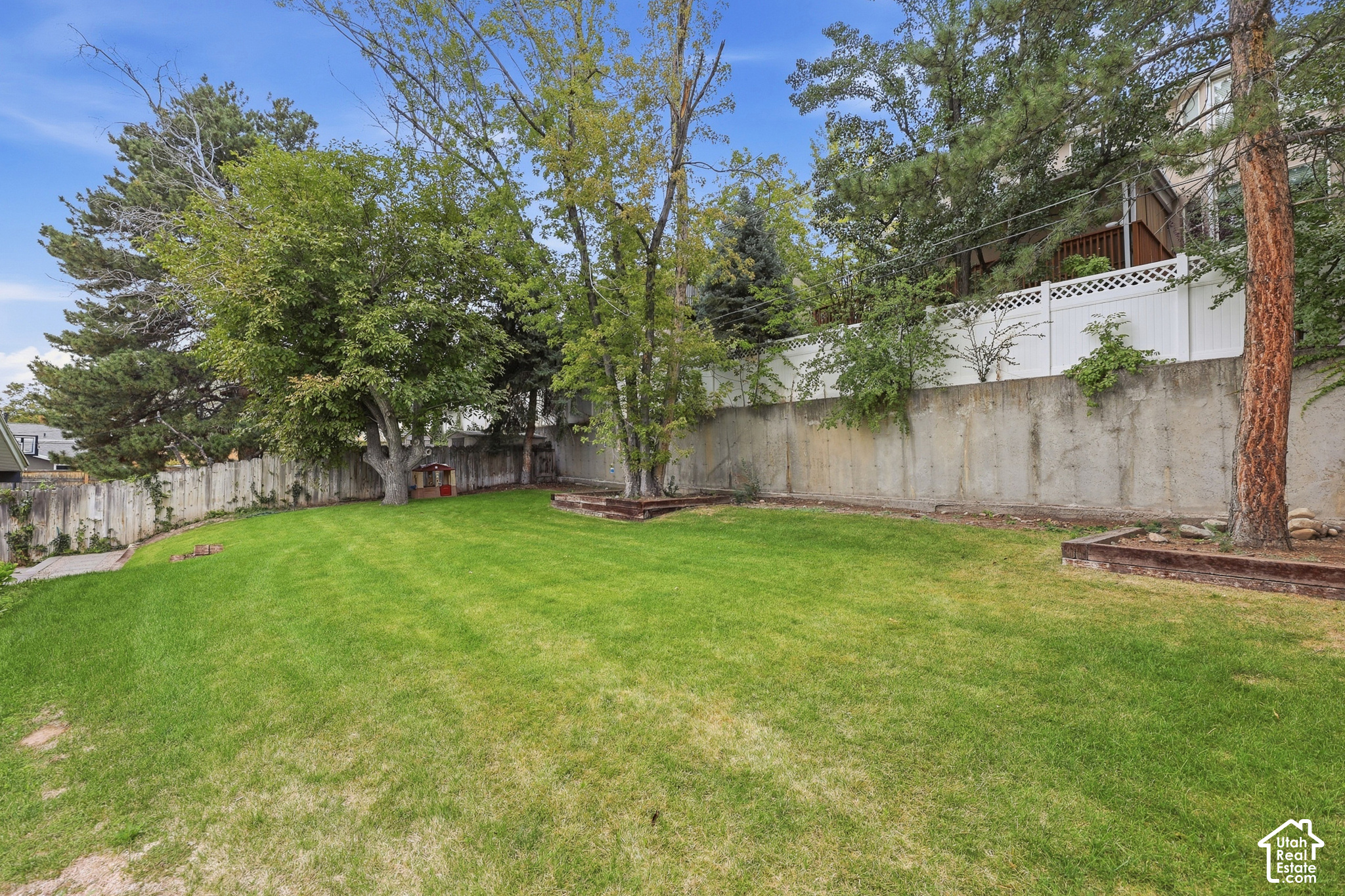 main property photo 50