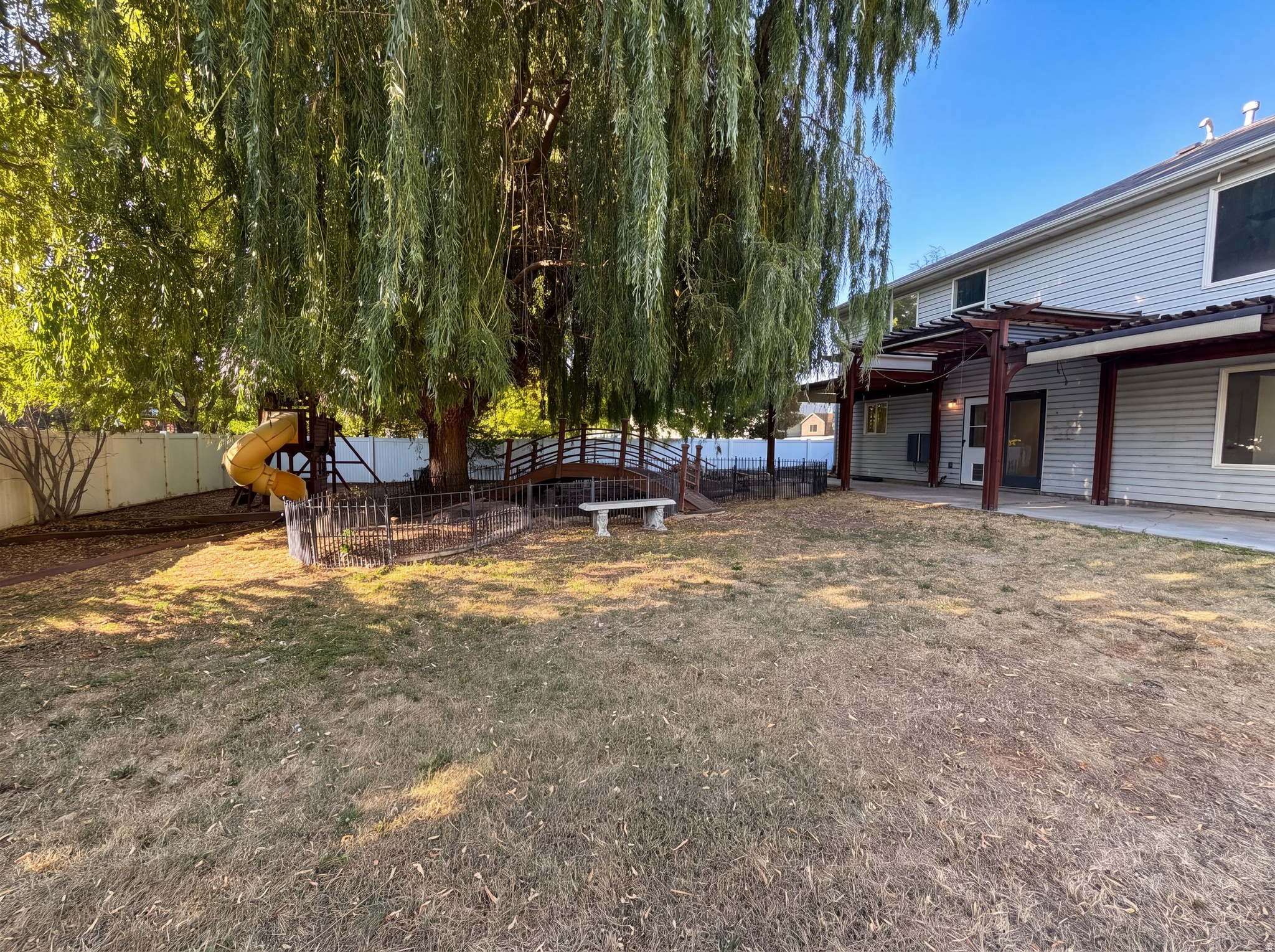 main property photo 23
