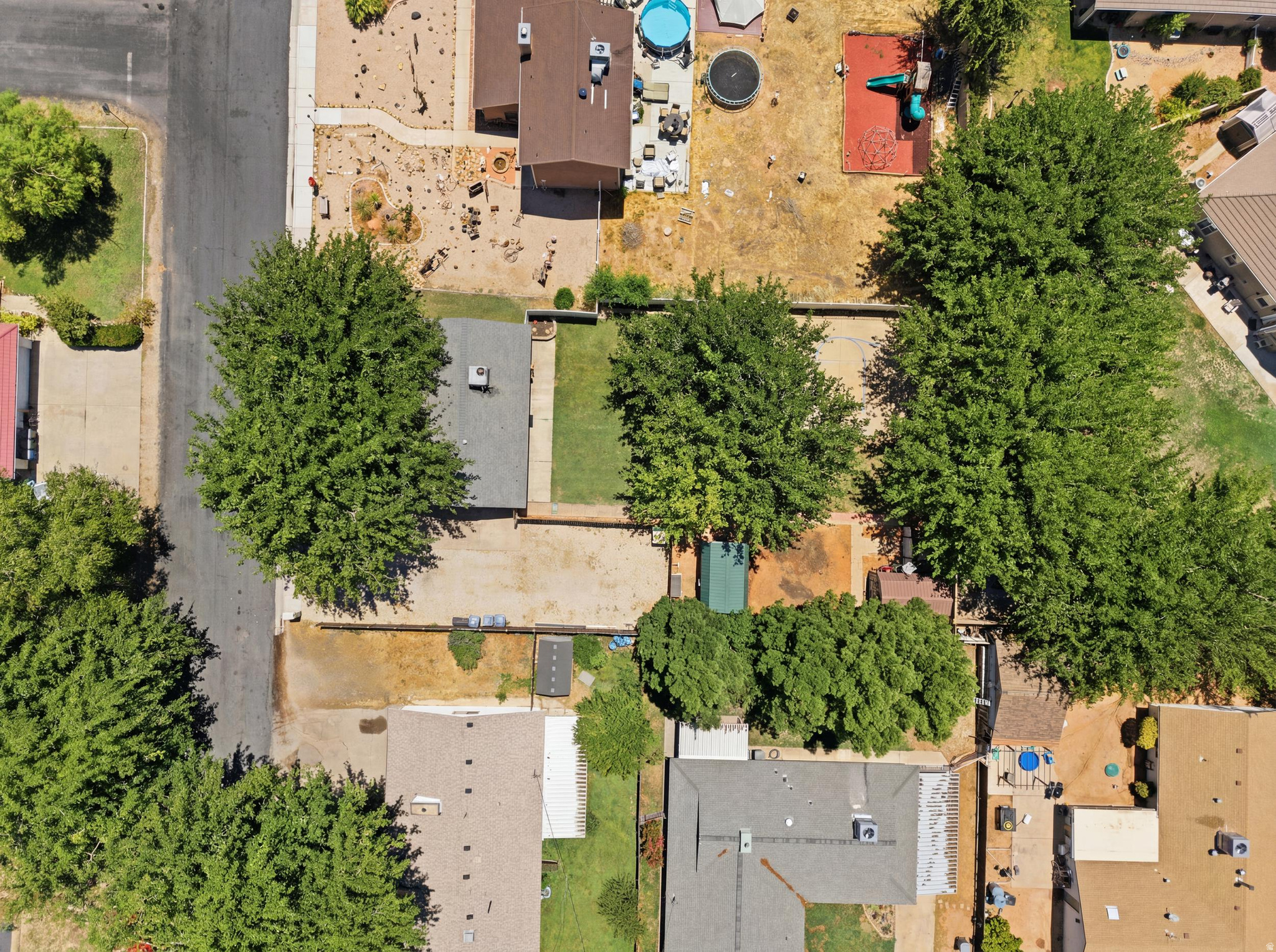 main property photo 35
