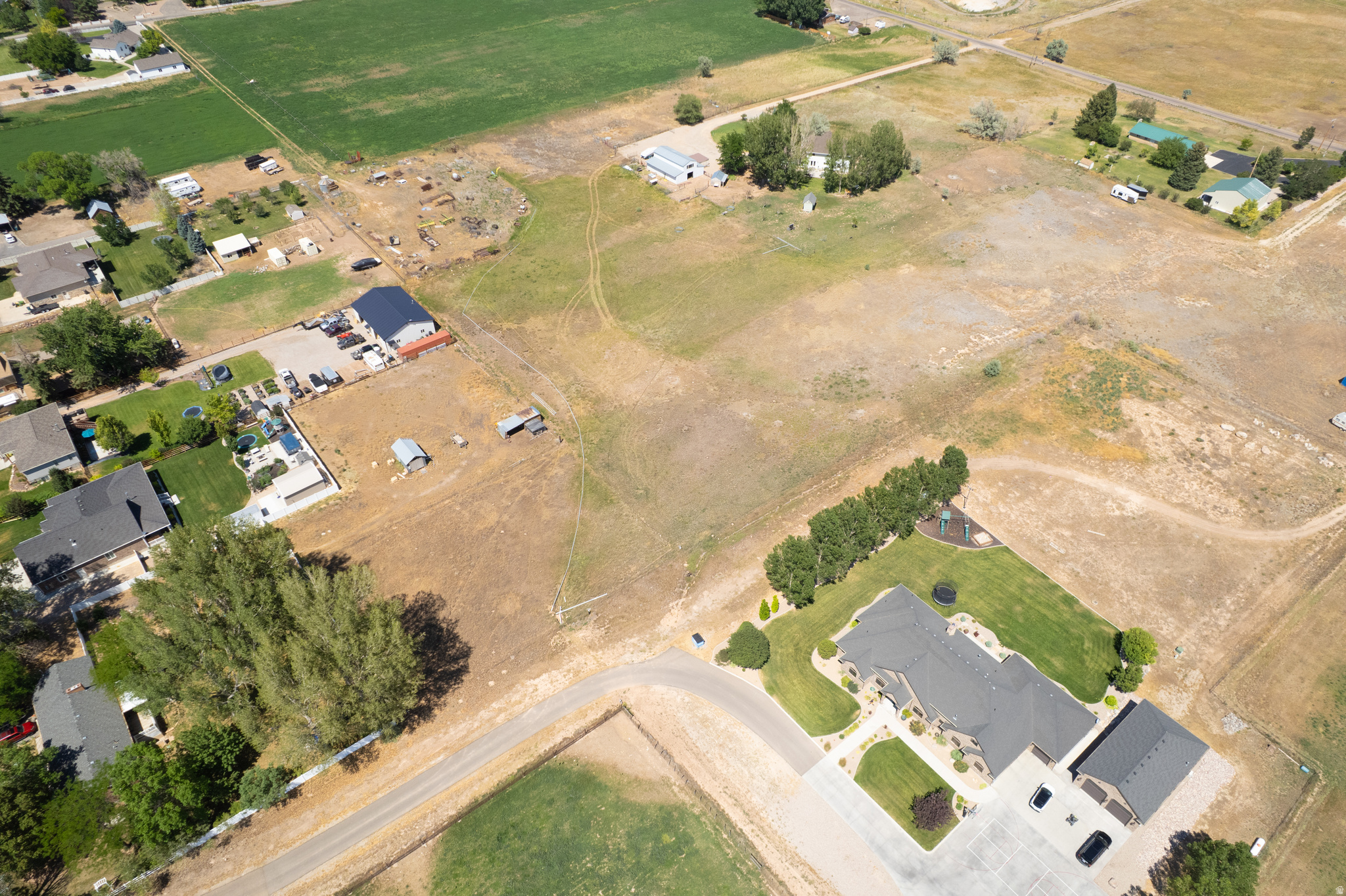 main property photo 6