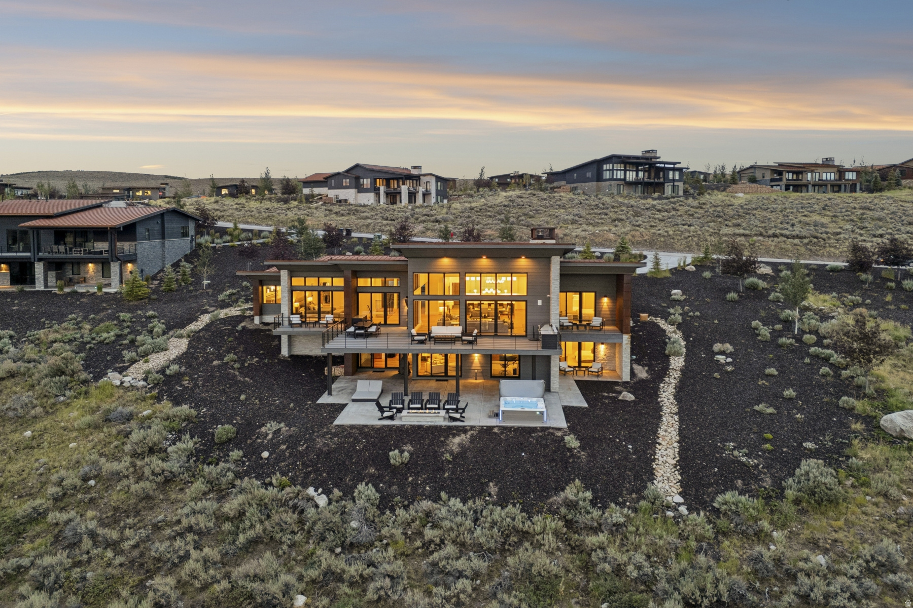 main property photo 78