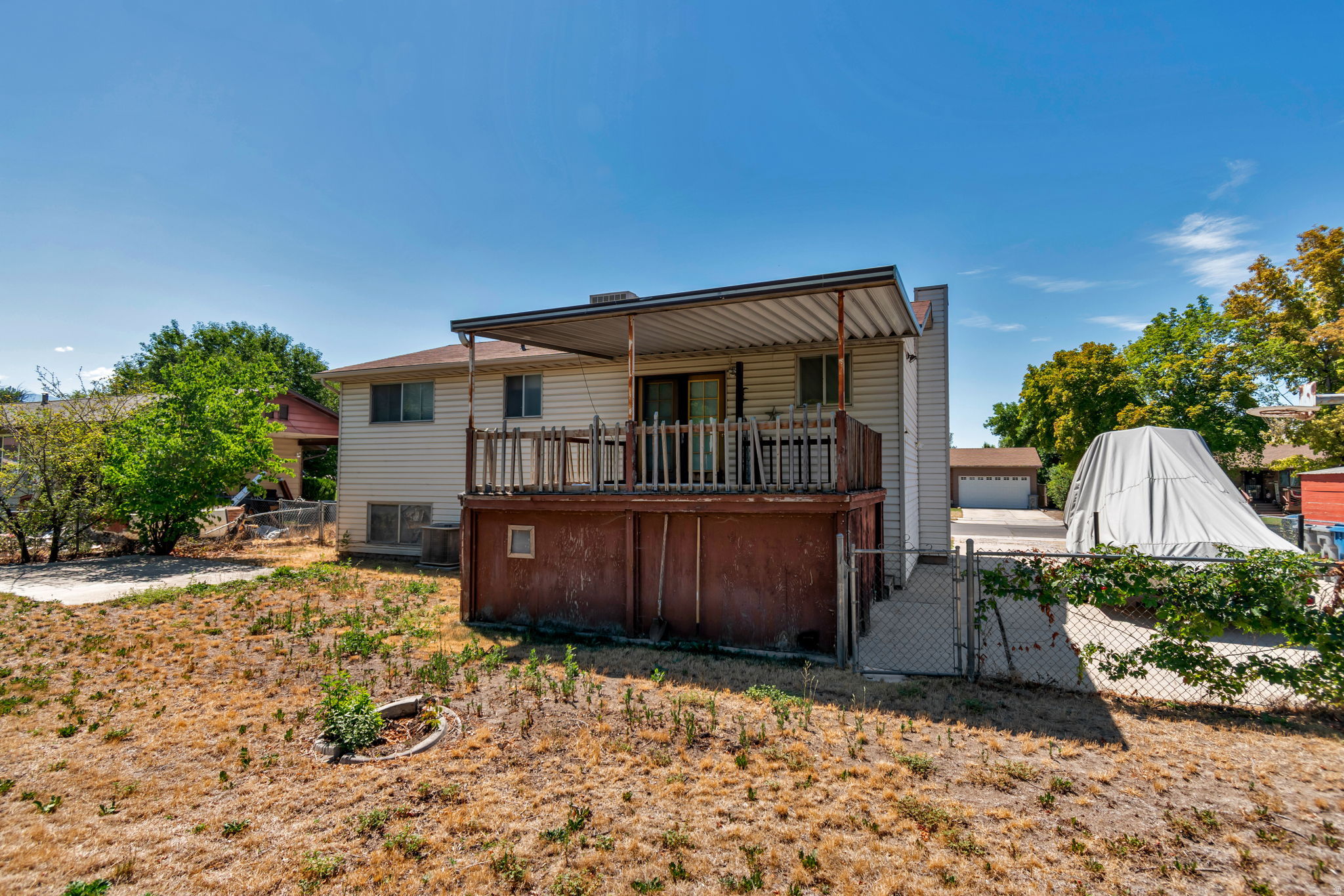 main property photo 23