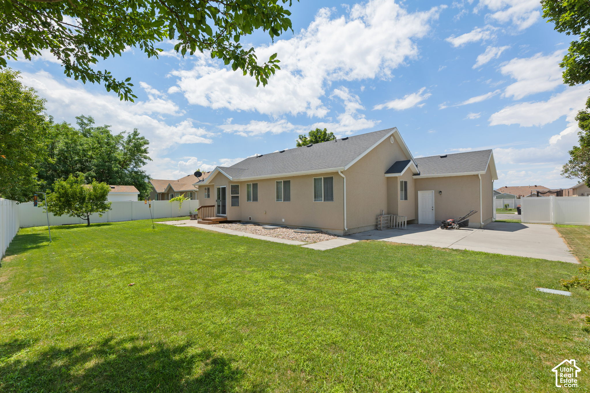 main property photo 18