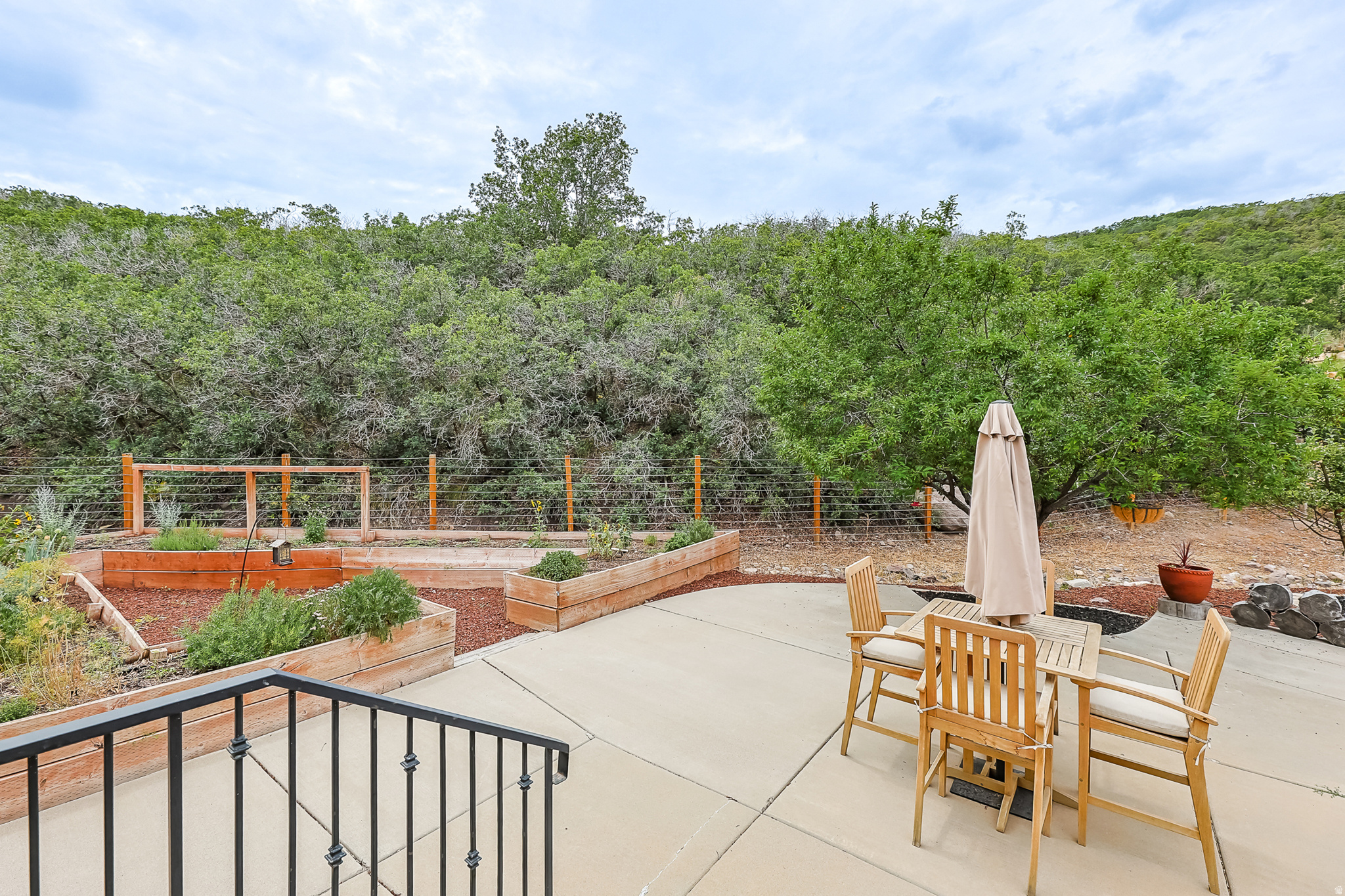 main property photo 24