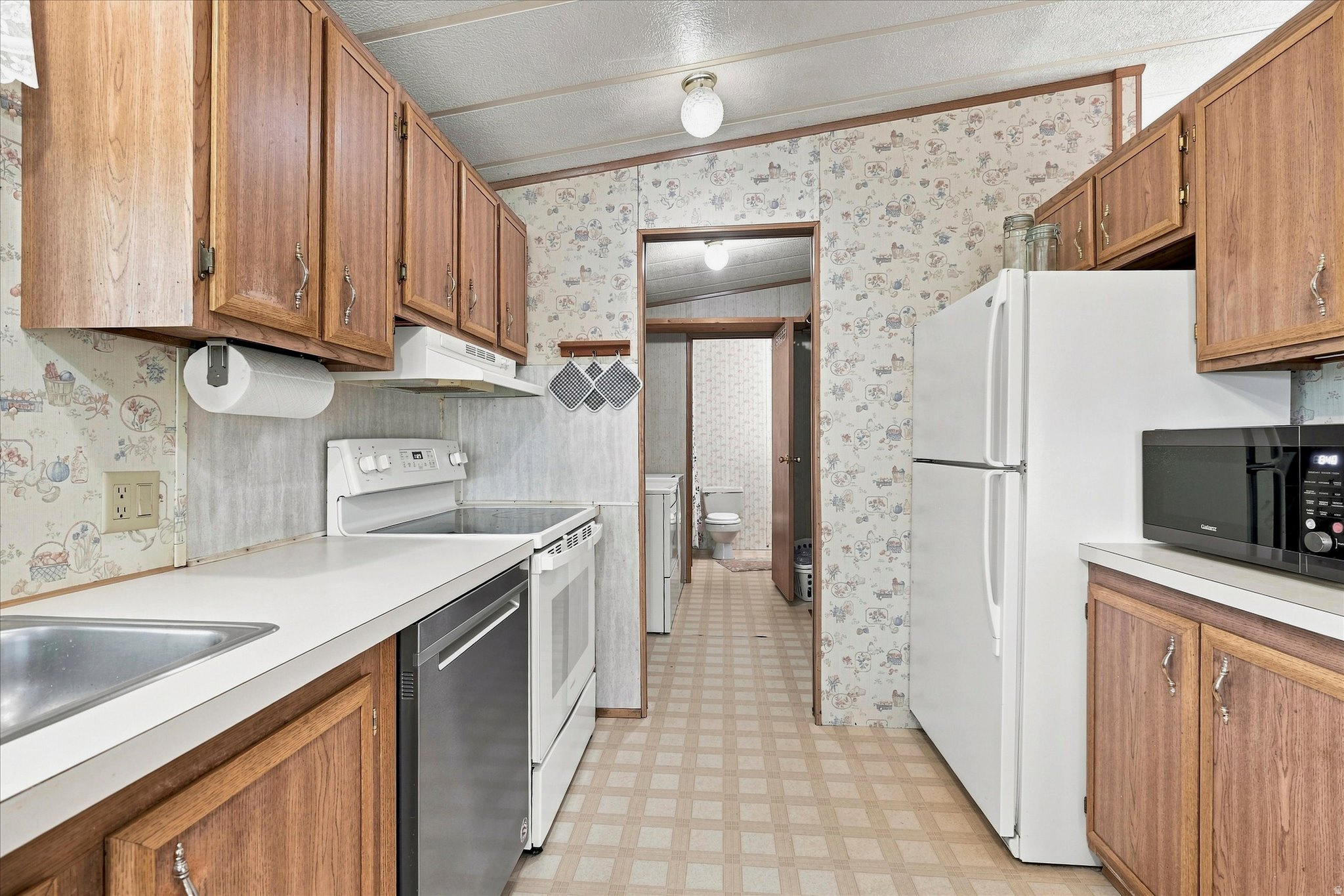main property photo 15