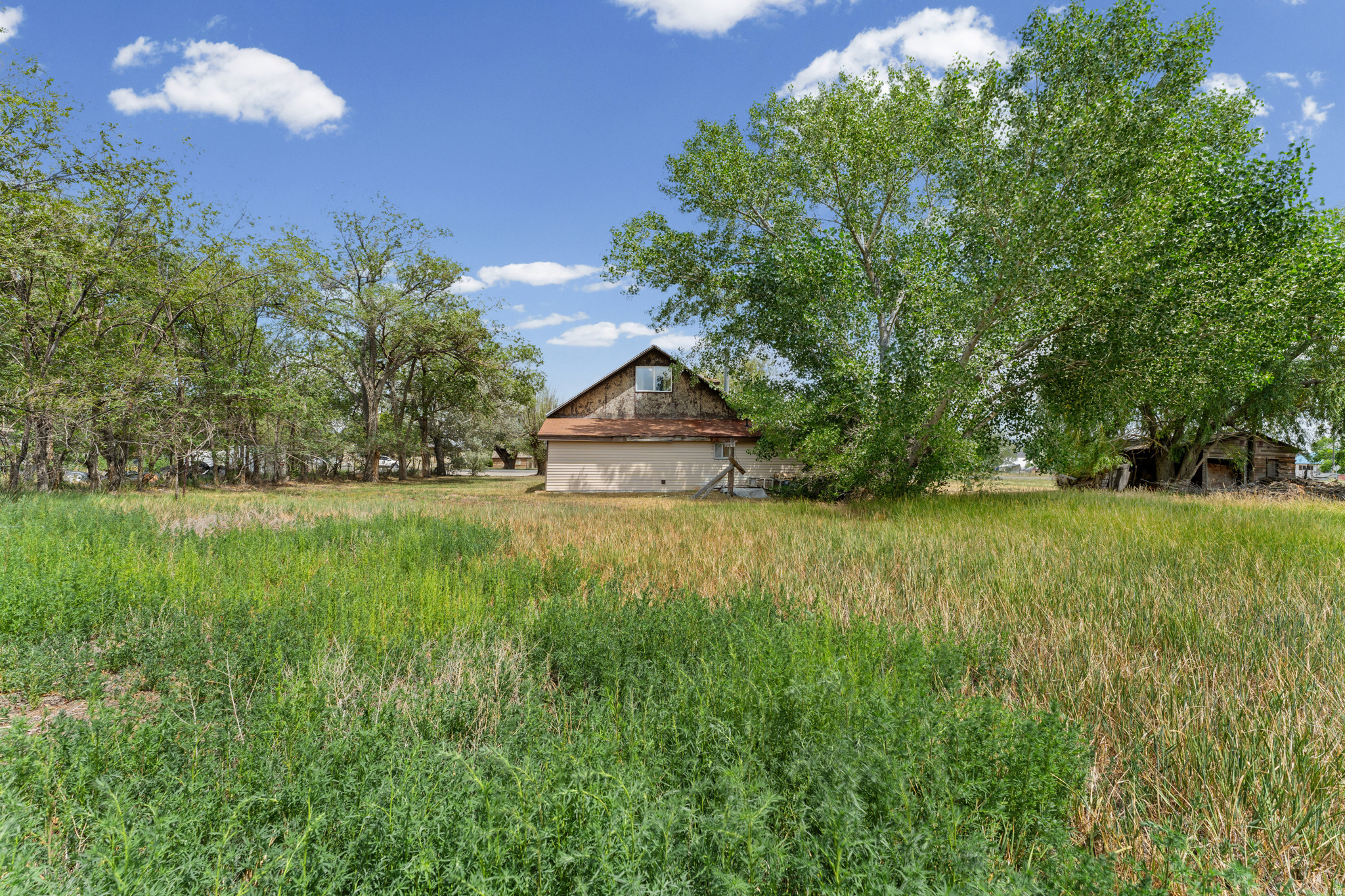 main property photo 23