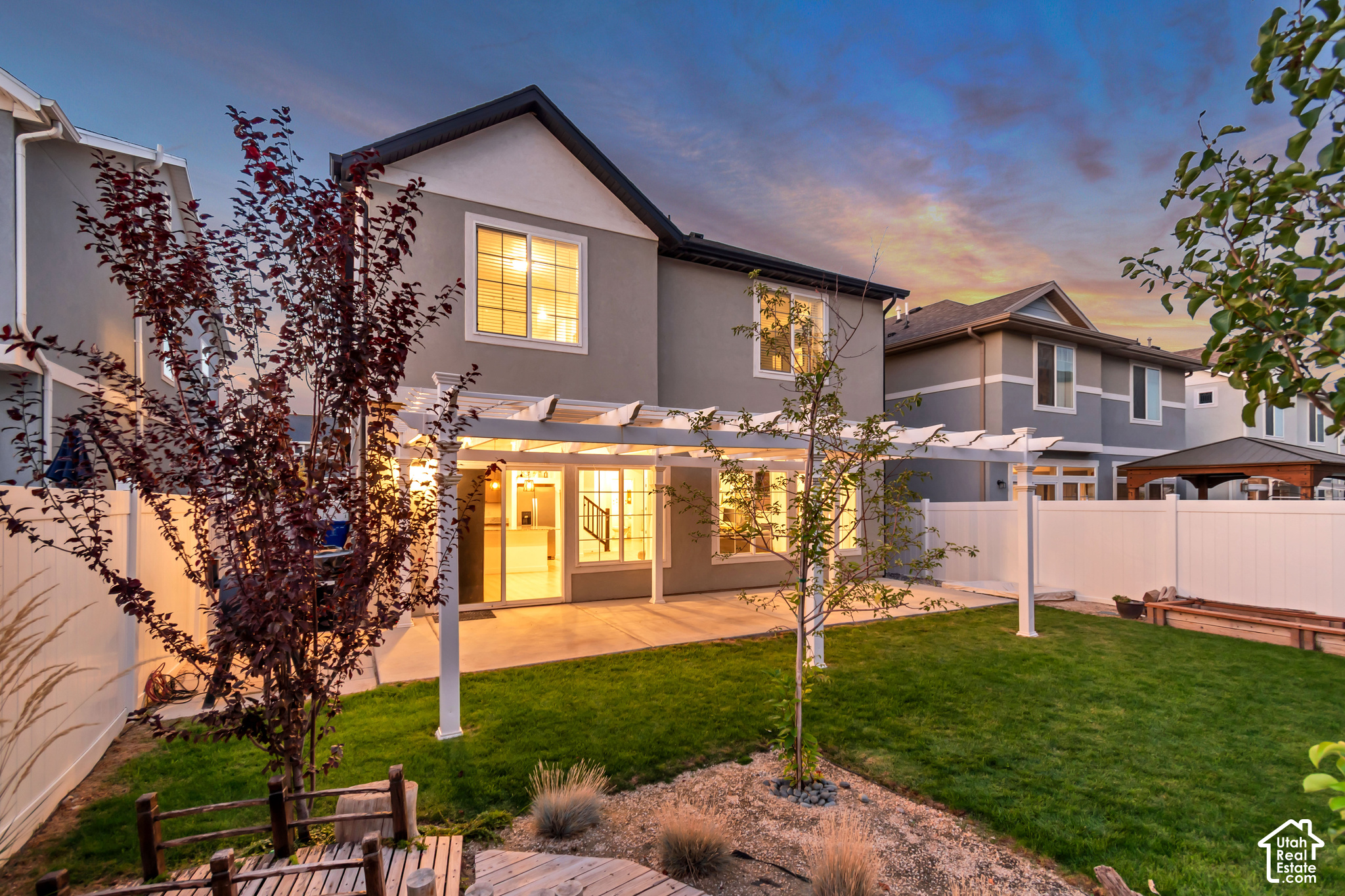 main property photo 9