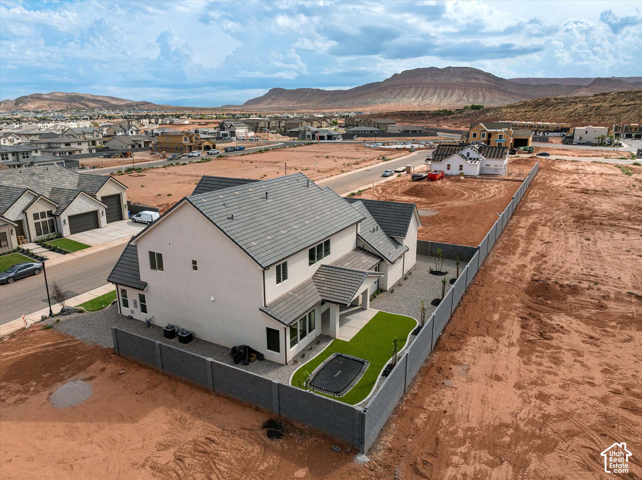 main property photo 41