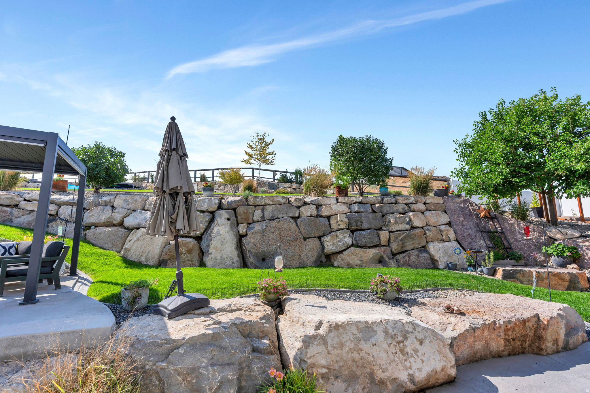 main property photo 50
