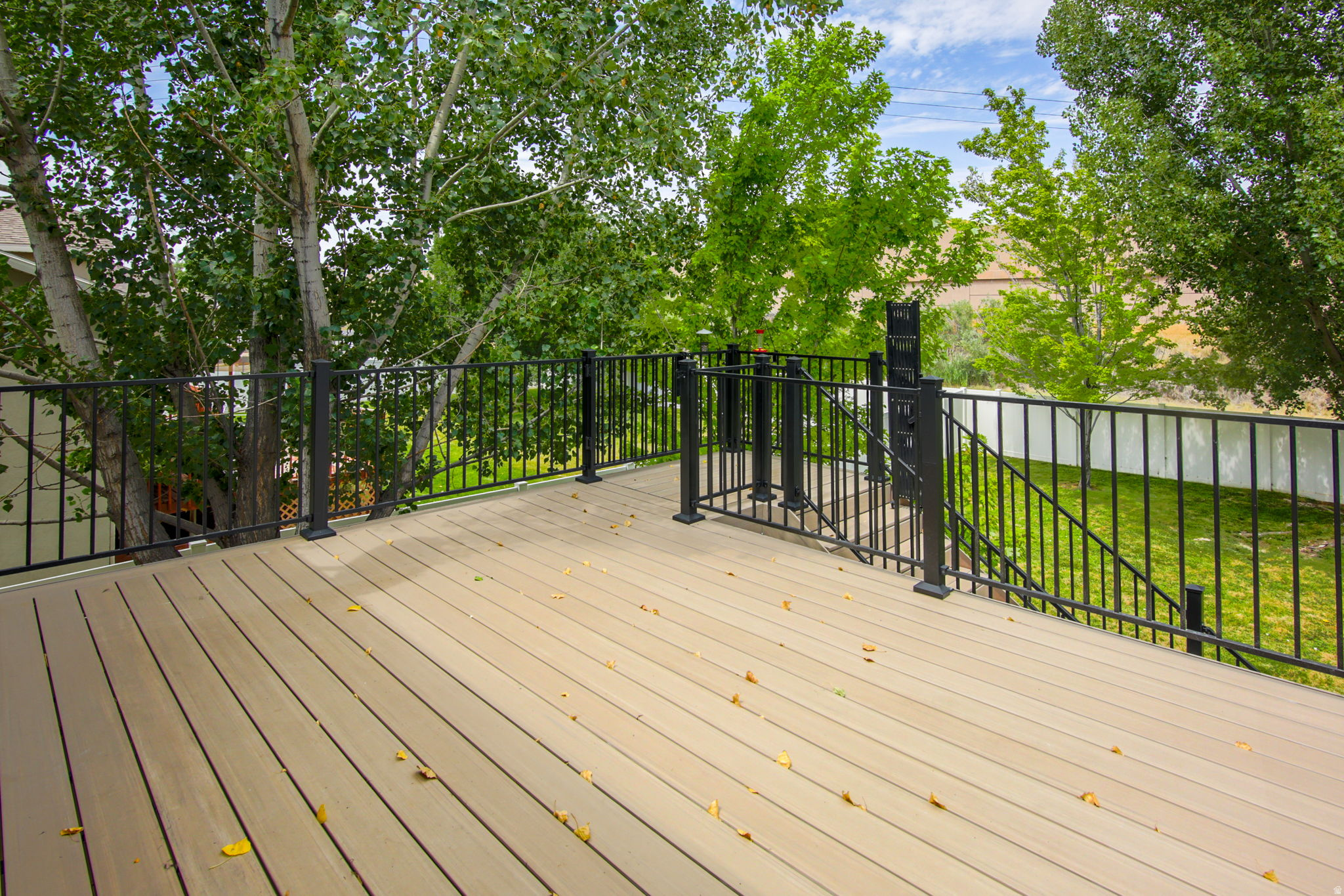 main property photo 23