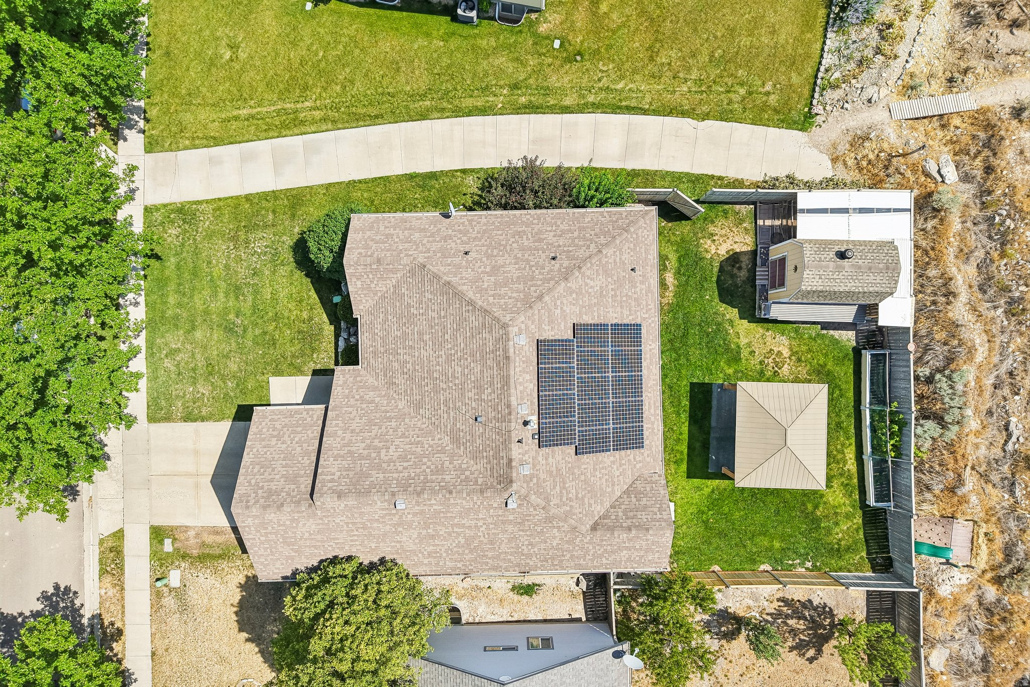 main property photo 32