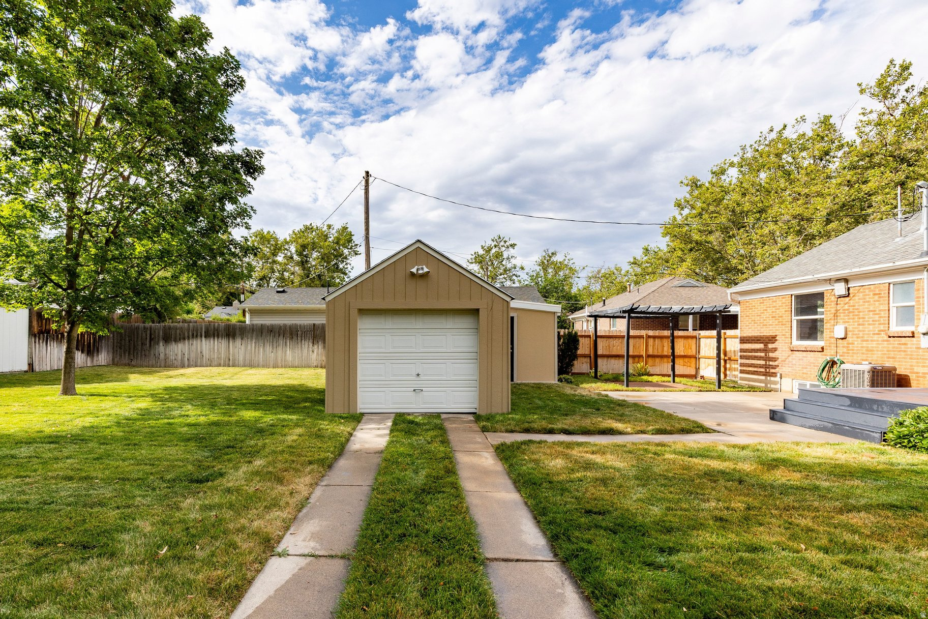 main property photo 23