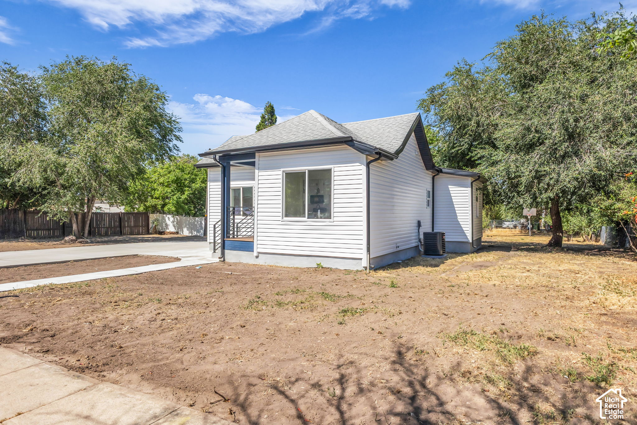 main property photo 26