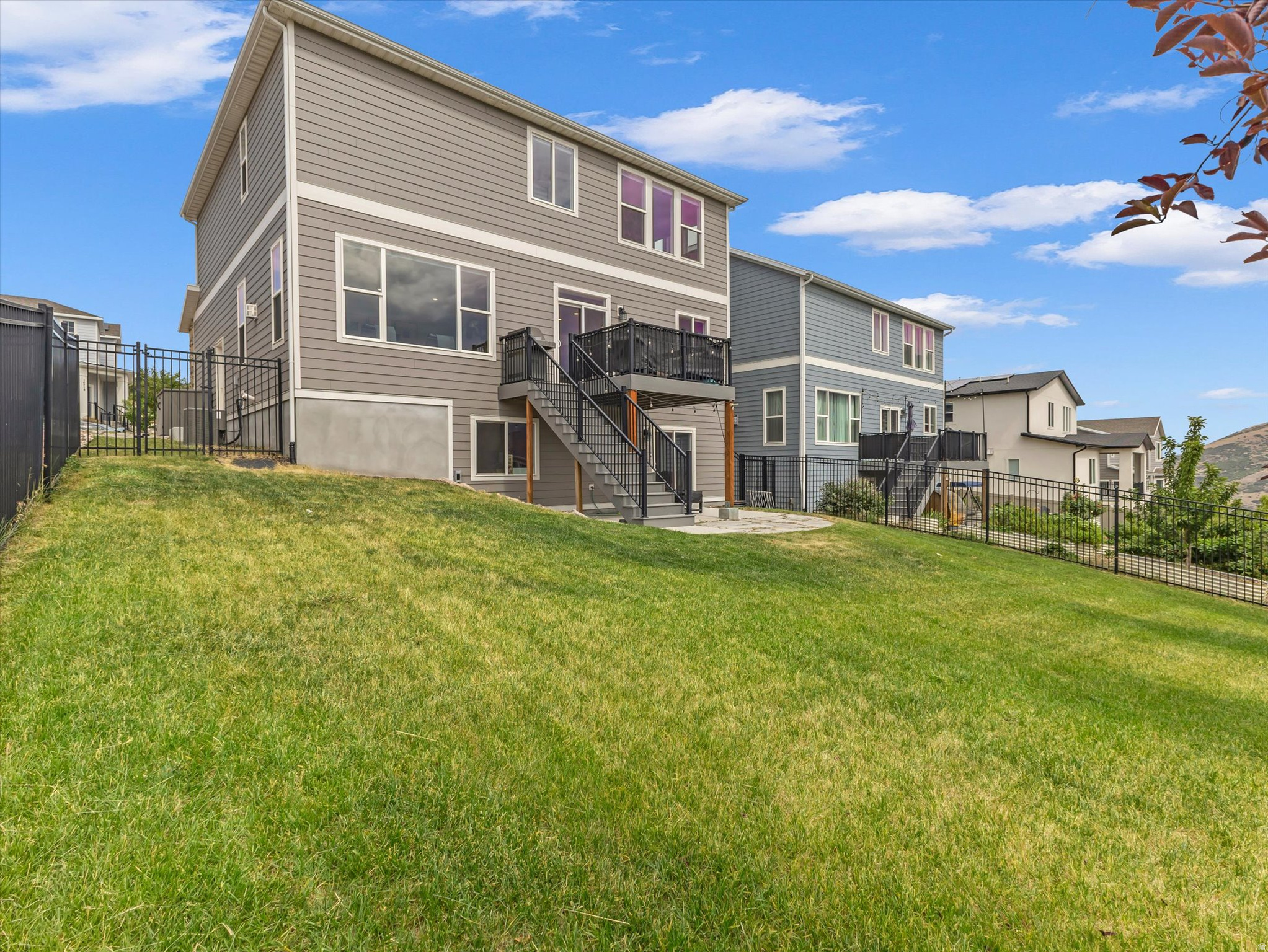 main property photo 27