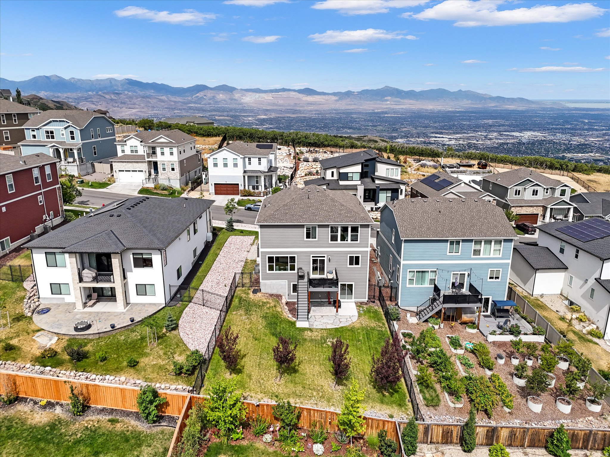 main property photo 30