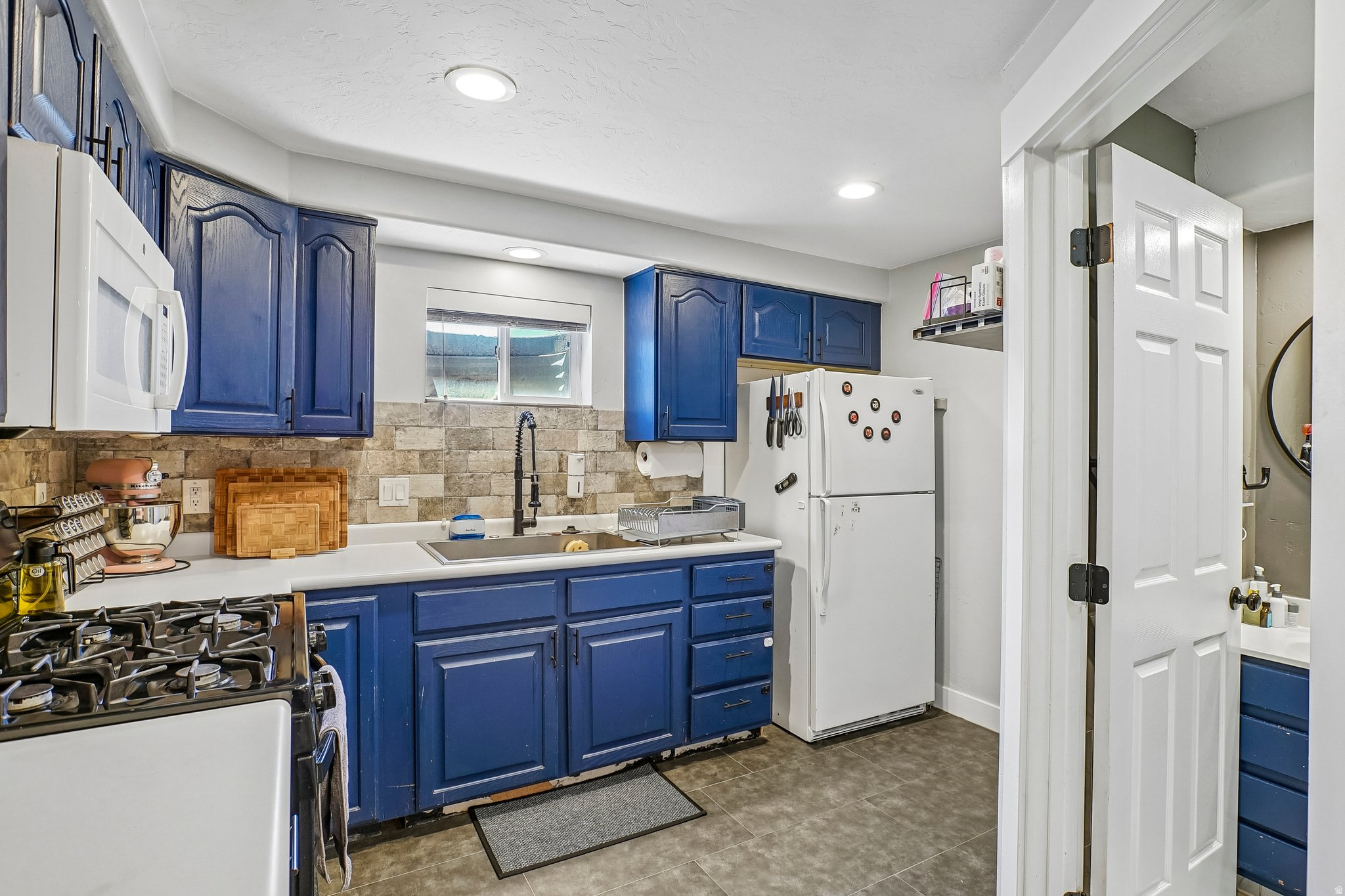 main property photo 57