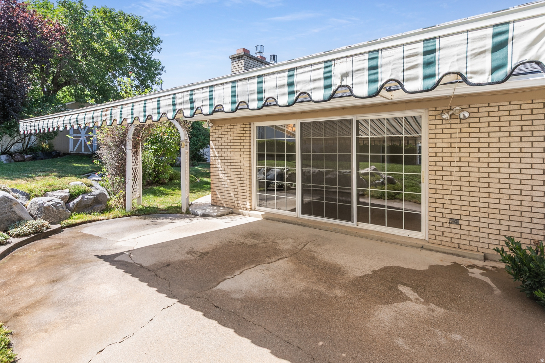main property photo 40
