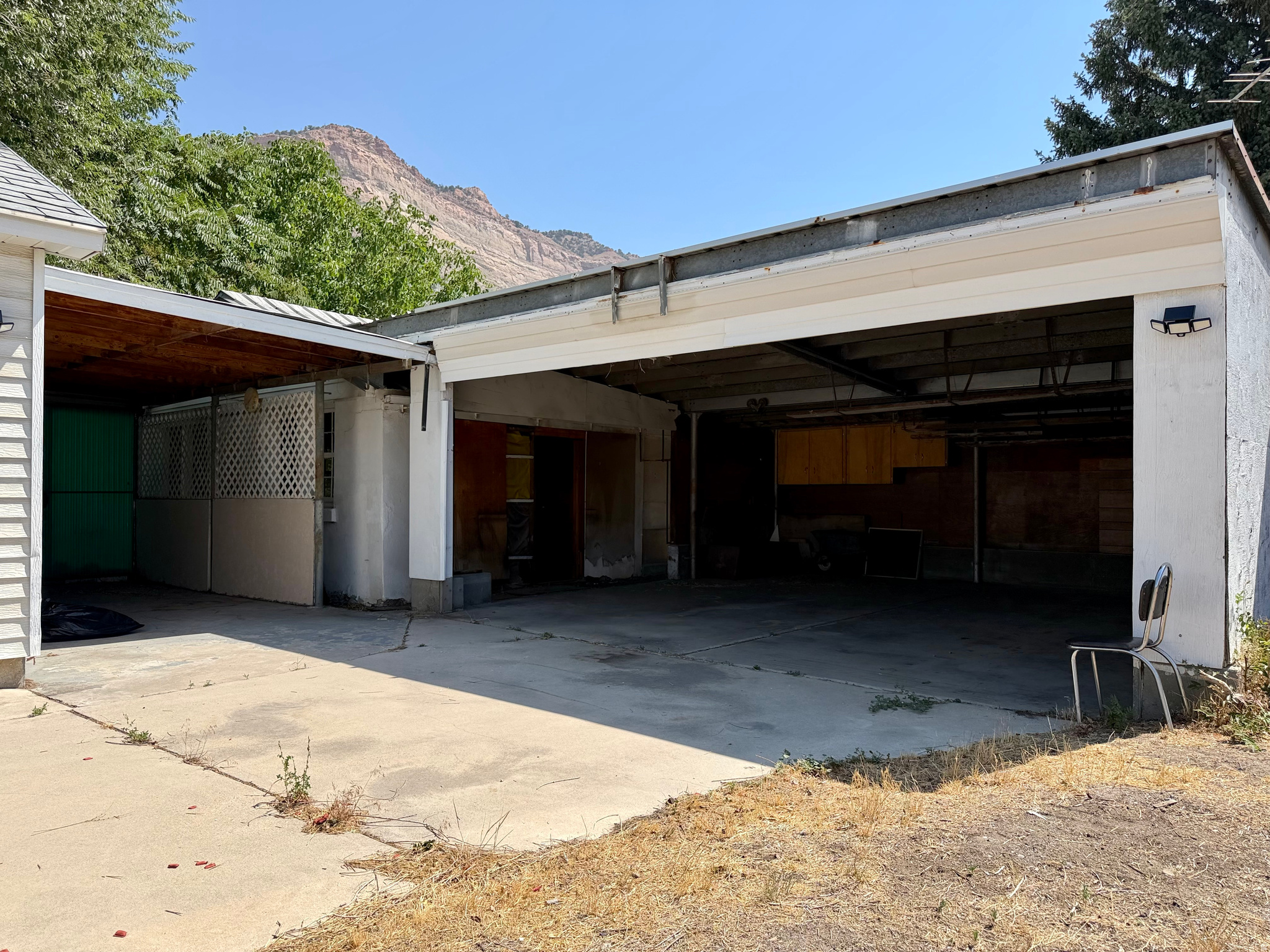 main property photo 9