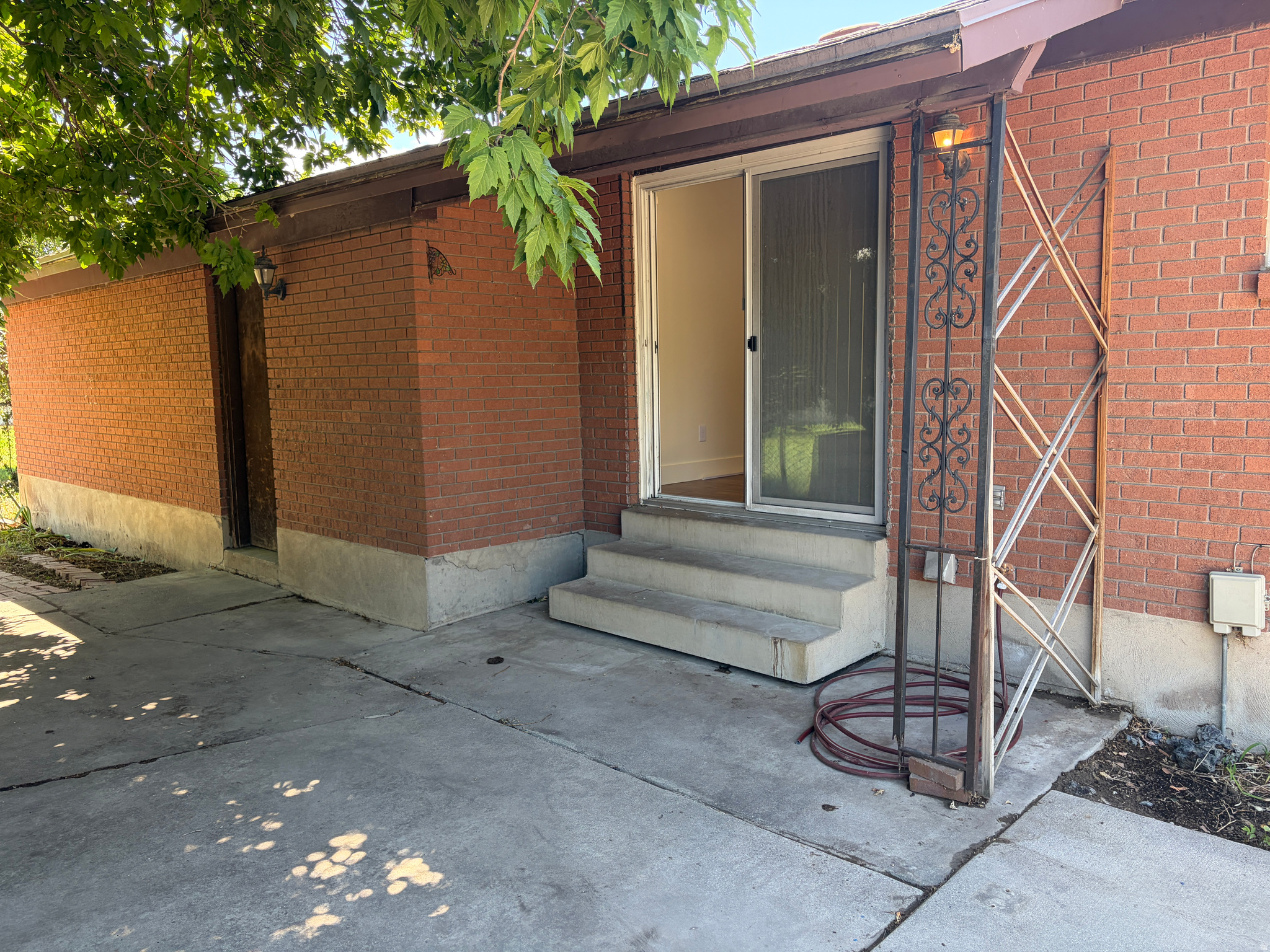 main property photo 28