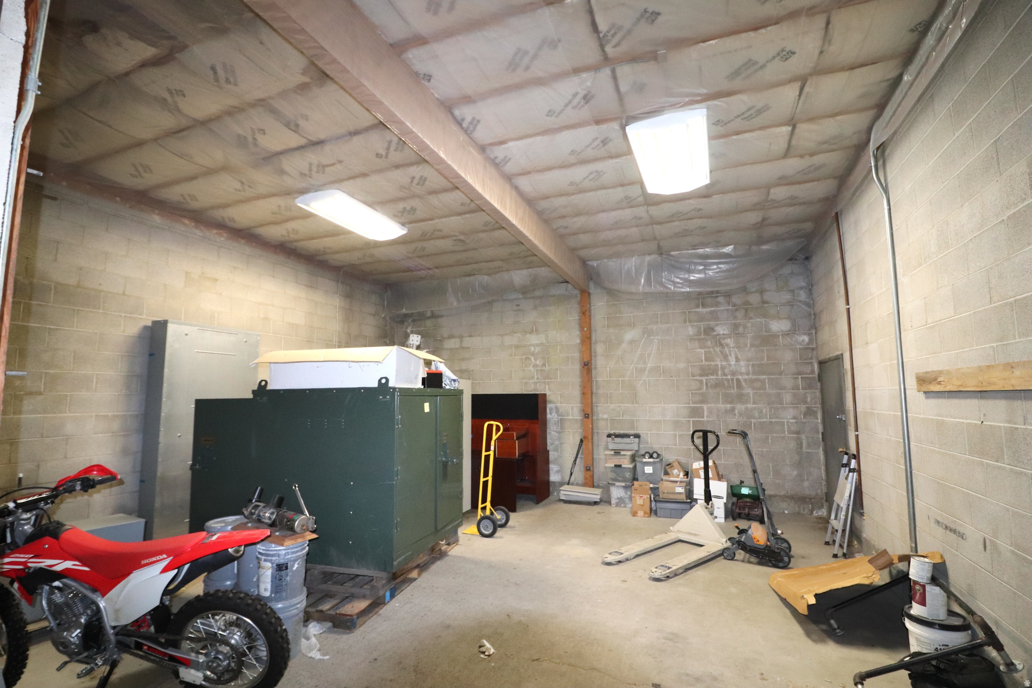 main property photo 7