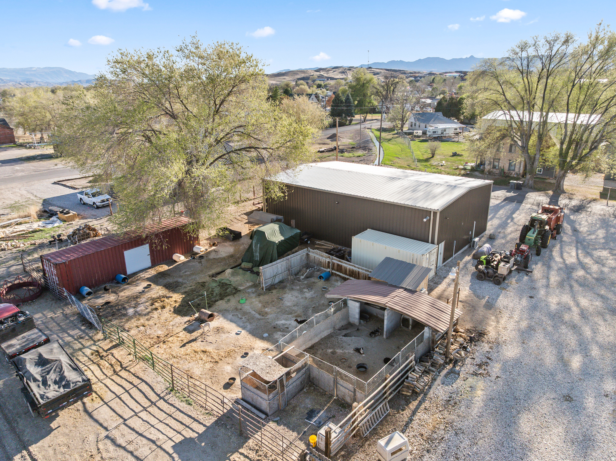 main property photo 37