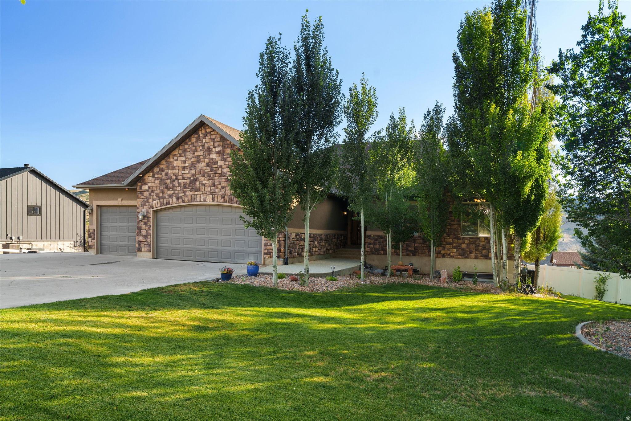 main property photo 60