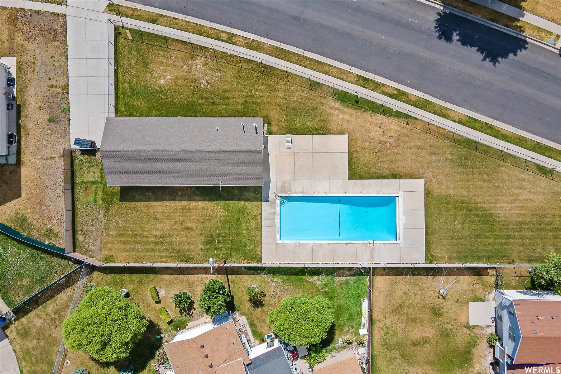 main property photo 21