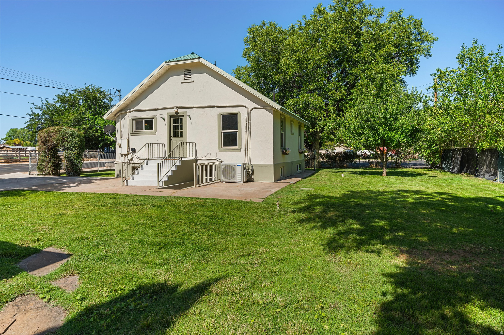 main property photo 22