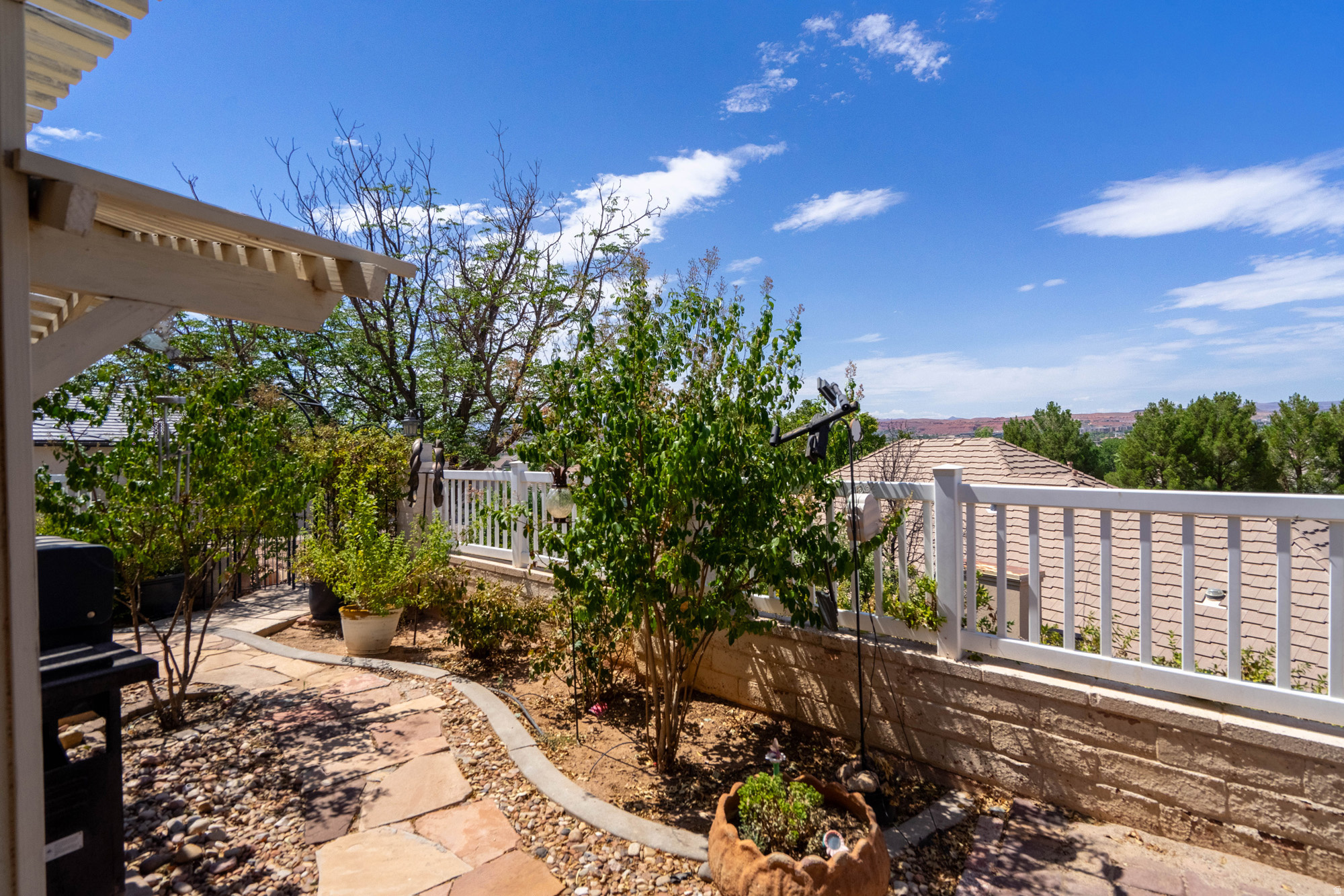 main property photo 75