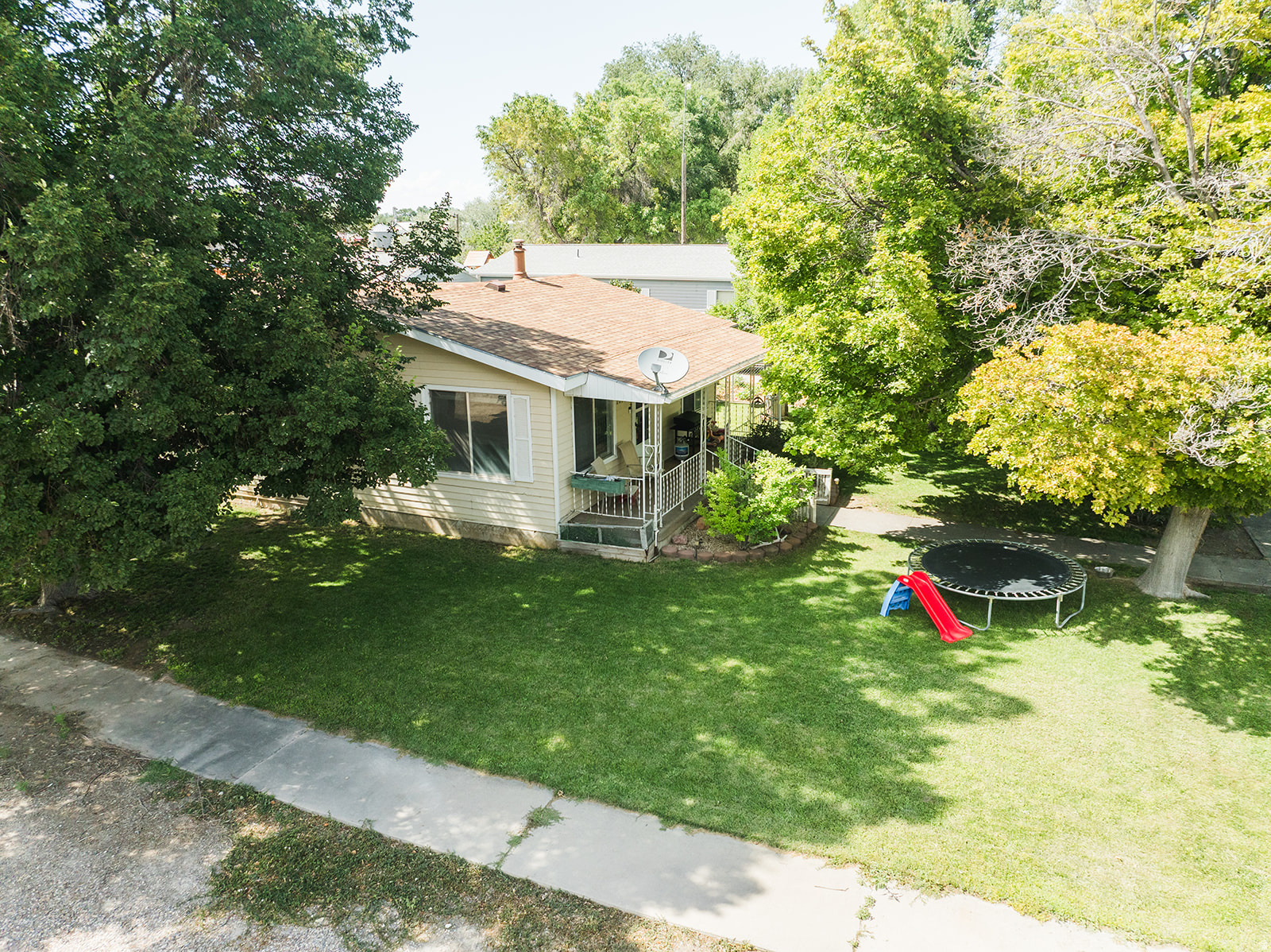 main property photo 20